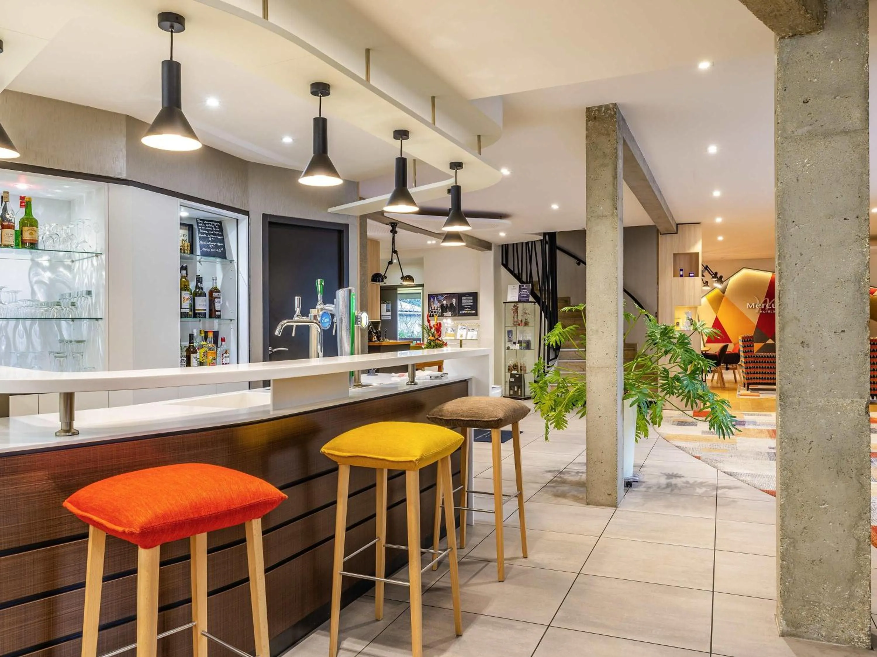 Lounge or bar in Mercure Castres L'Occitan
