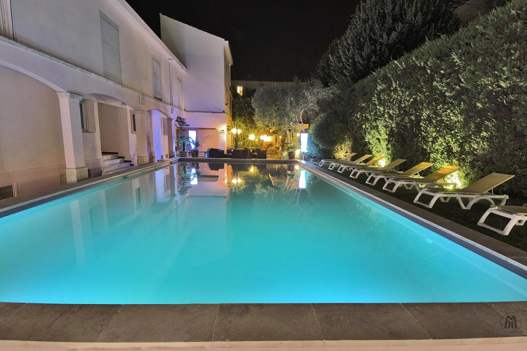 Pool view in Hôtel Mireille