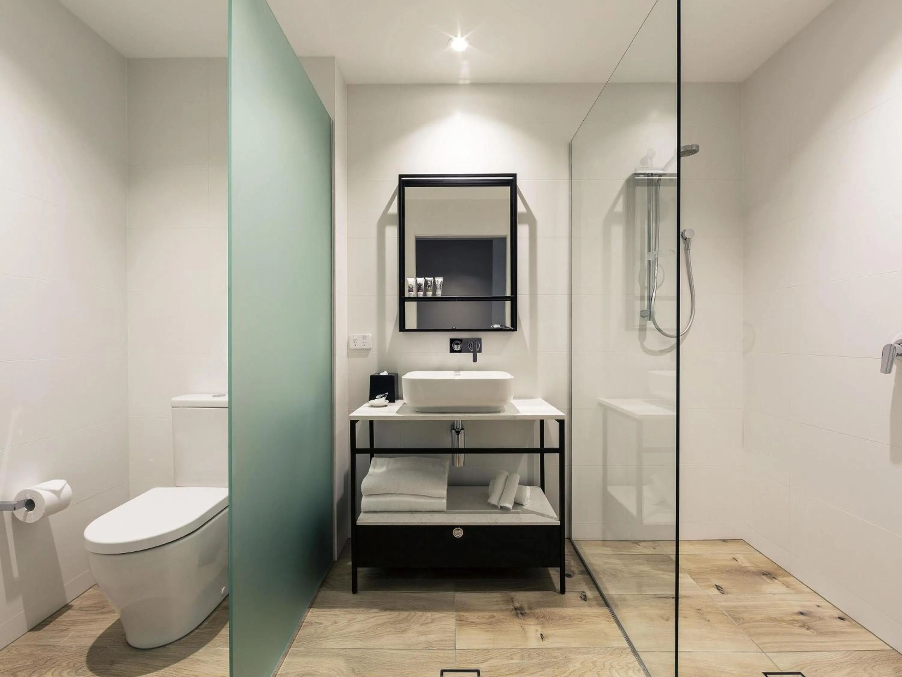 Bedroom in Mercure Canberra Belconnen