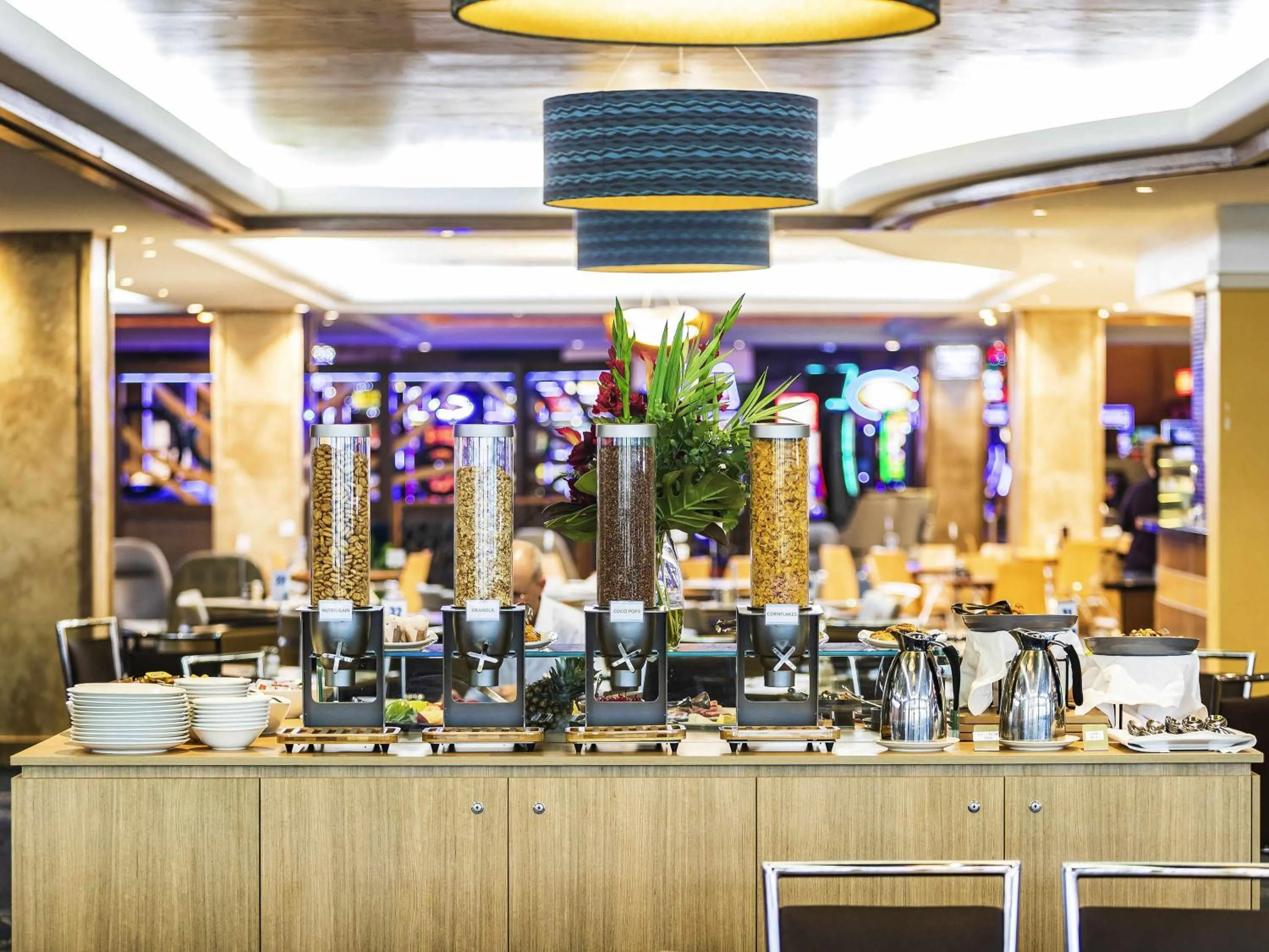 Restaurant/places to eat in Mercure Canberra Belconnen