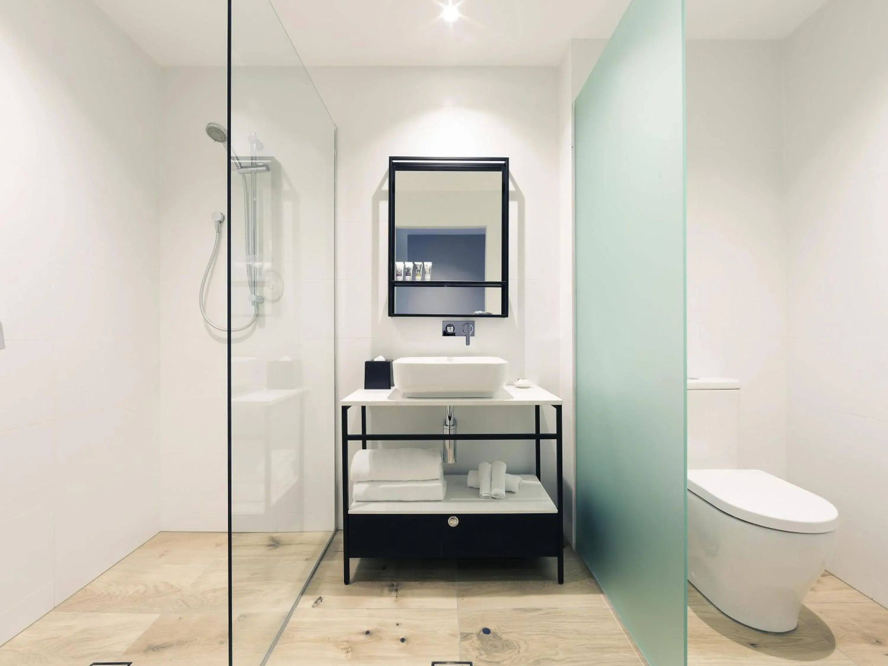 Superior Queen Room with Two Queen Beds in Mercure Canberra Belconnen Superior Queen Room with Two Queen Beds in Mercure Canberra Belconnen