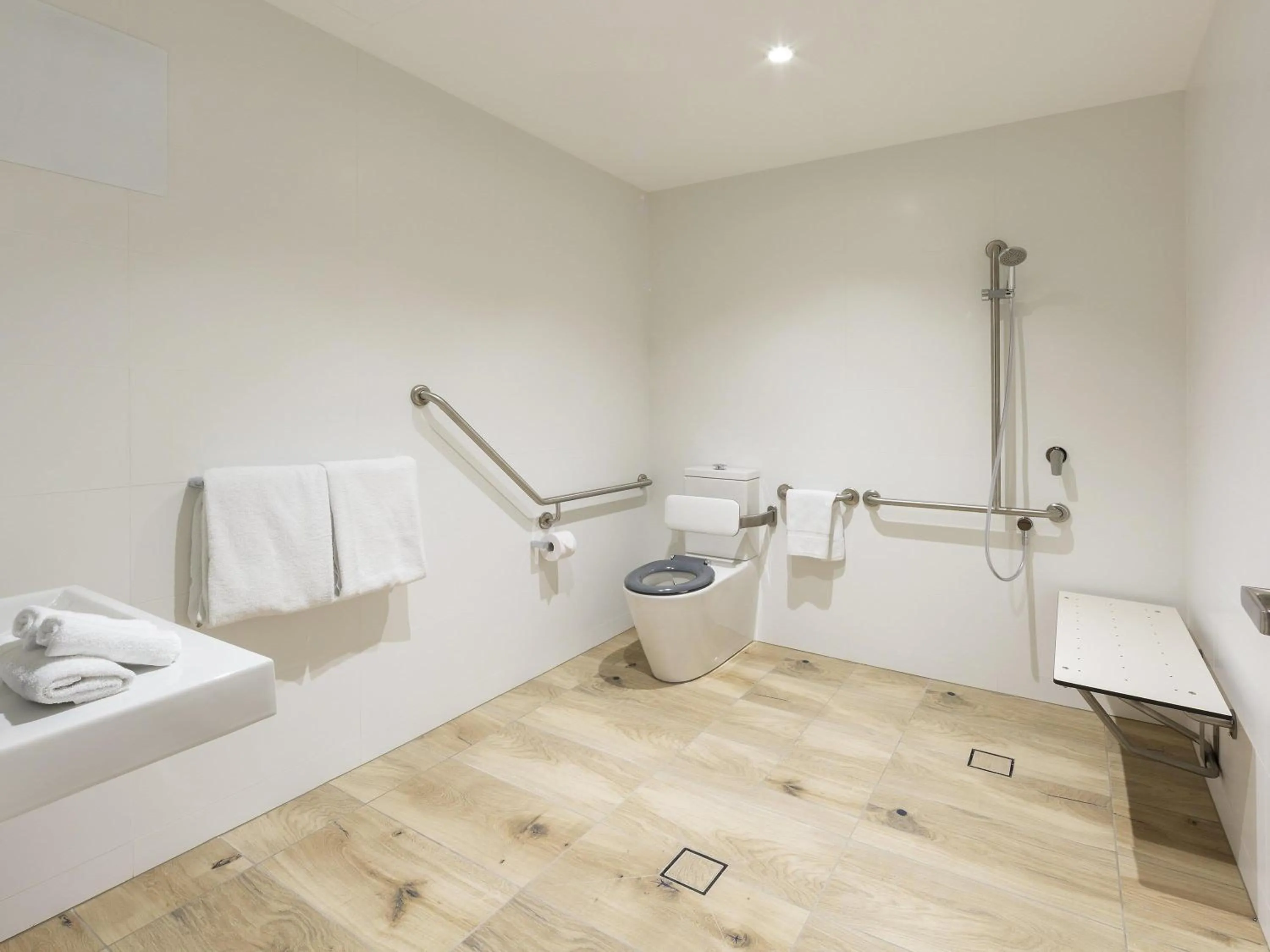 Bedroom in Mercure Canberra Belconnen