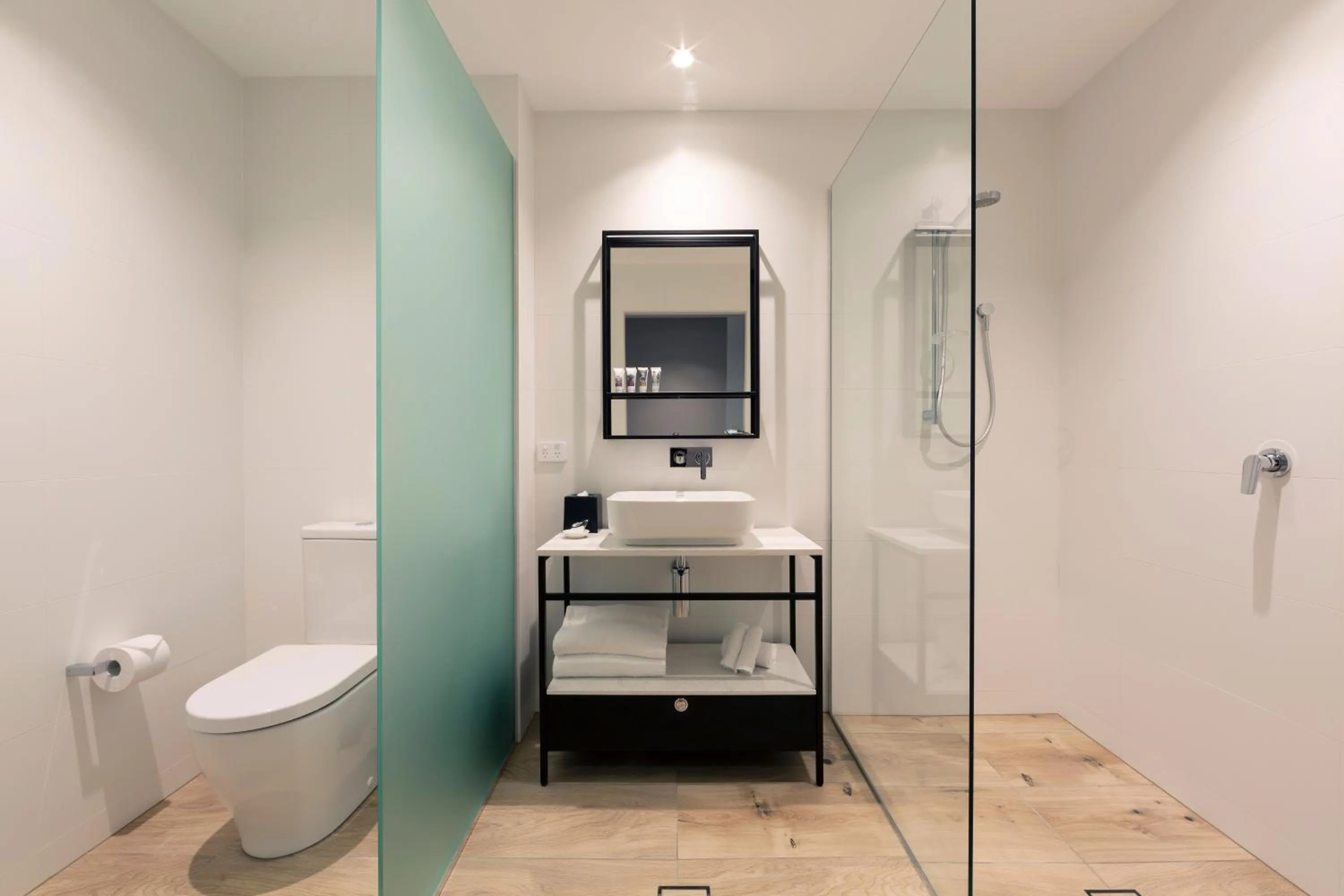 Bathroom in Mercure Canberra Belconnen