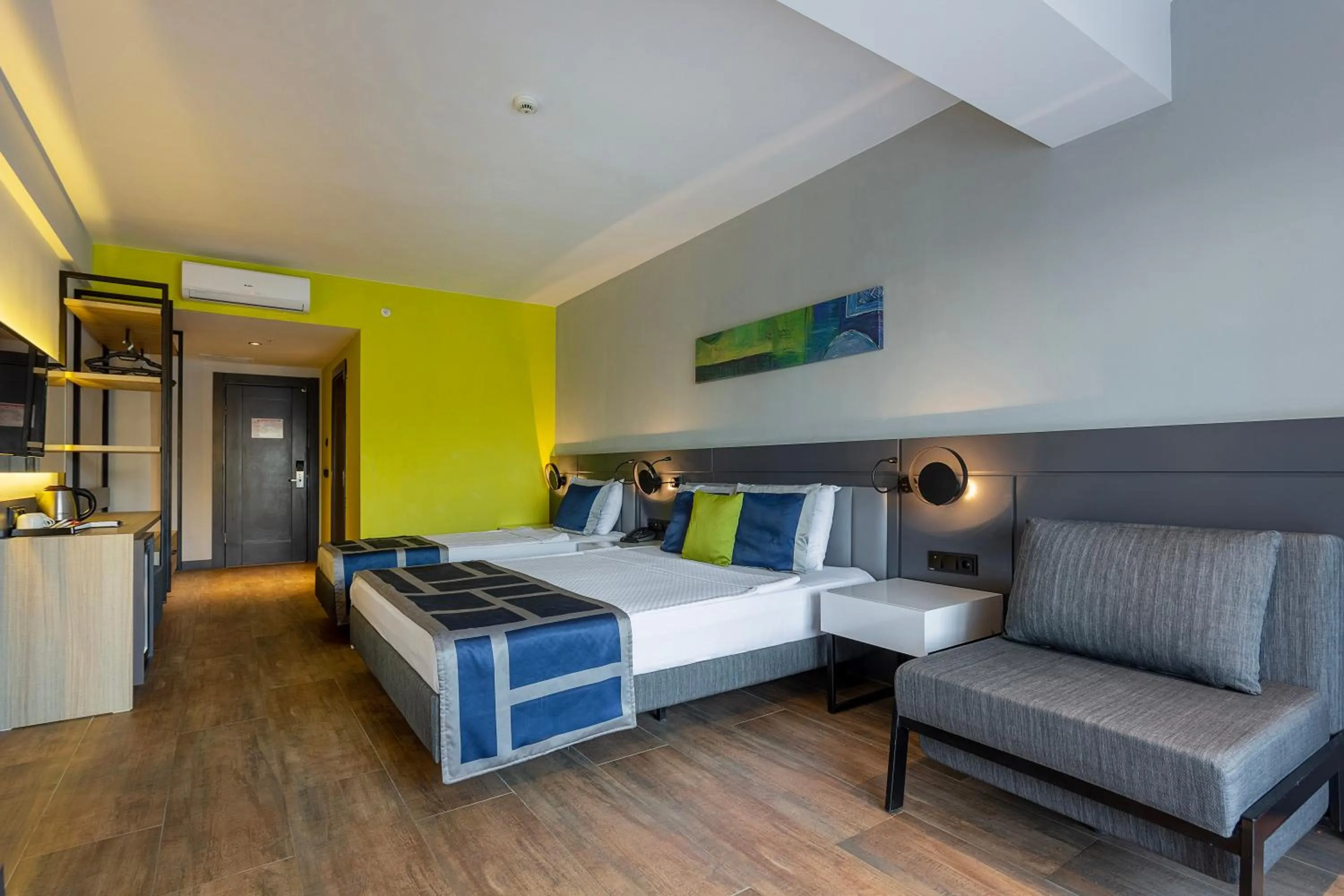 TV and multimedia in Noxinn Deluxe Hotel - Ultra All Inclusive