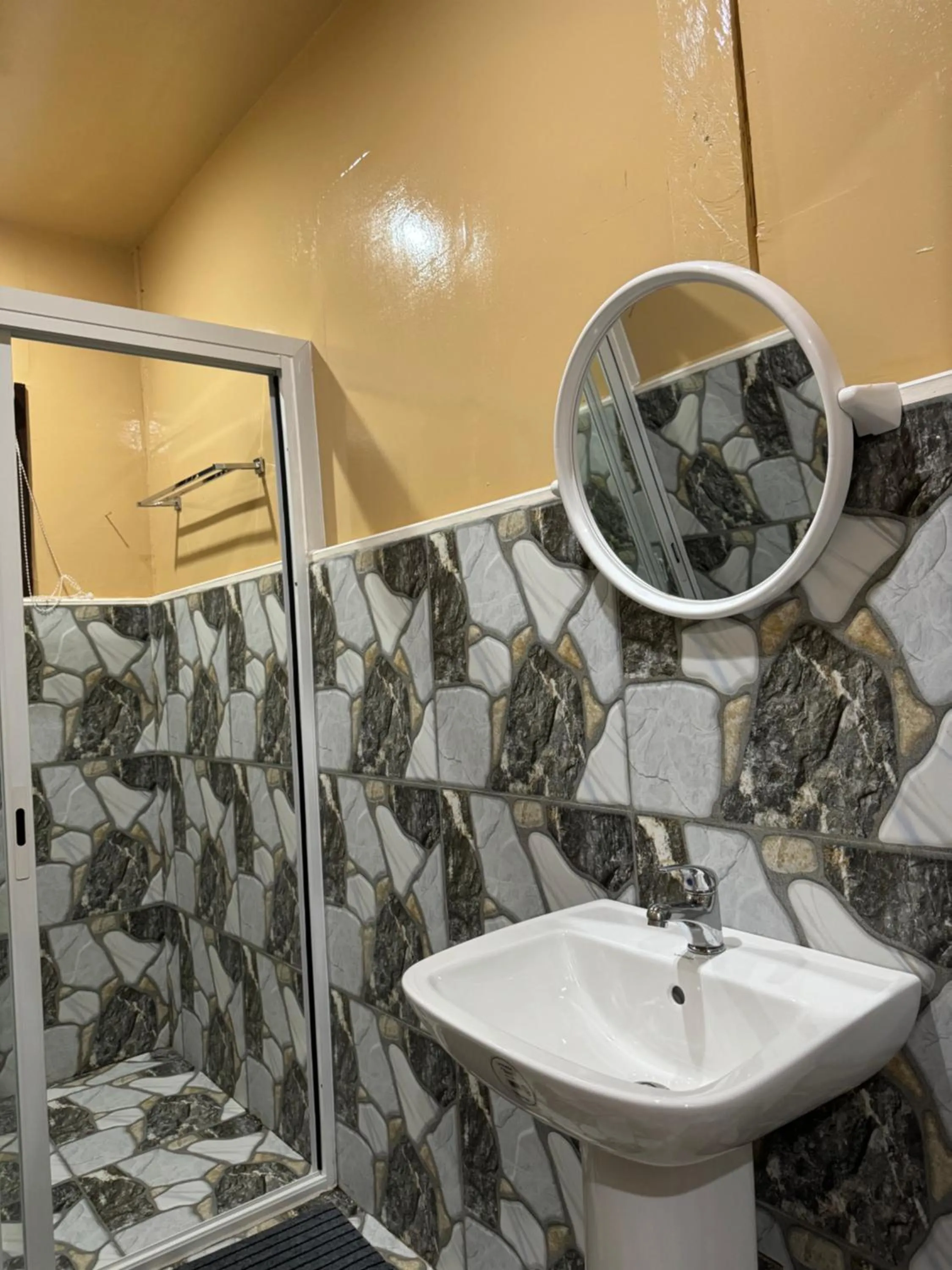 Shower in Loboc Cool River Resort