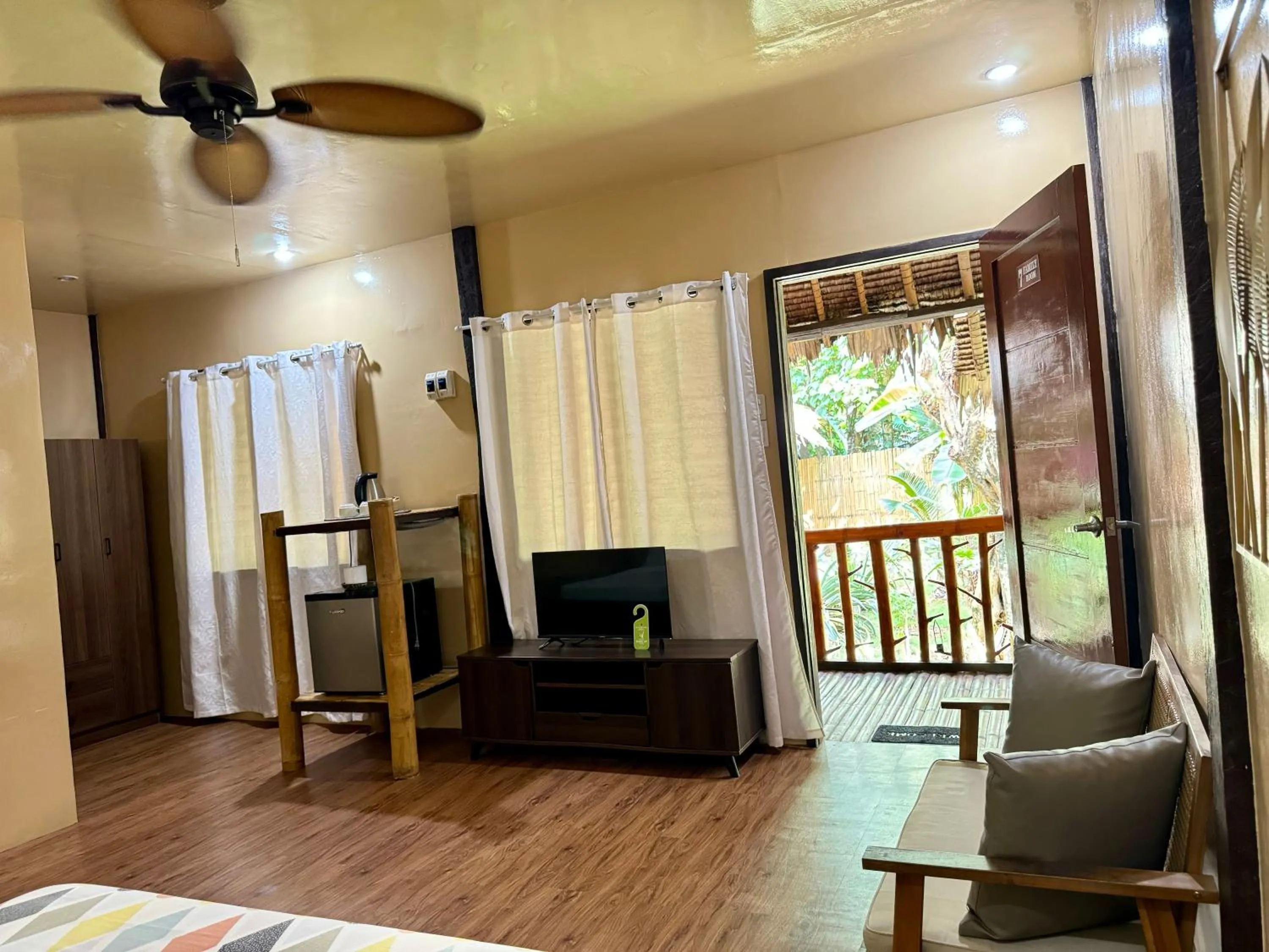 TV and multimedia in Loboc Cool River Resort