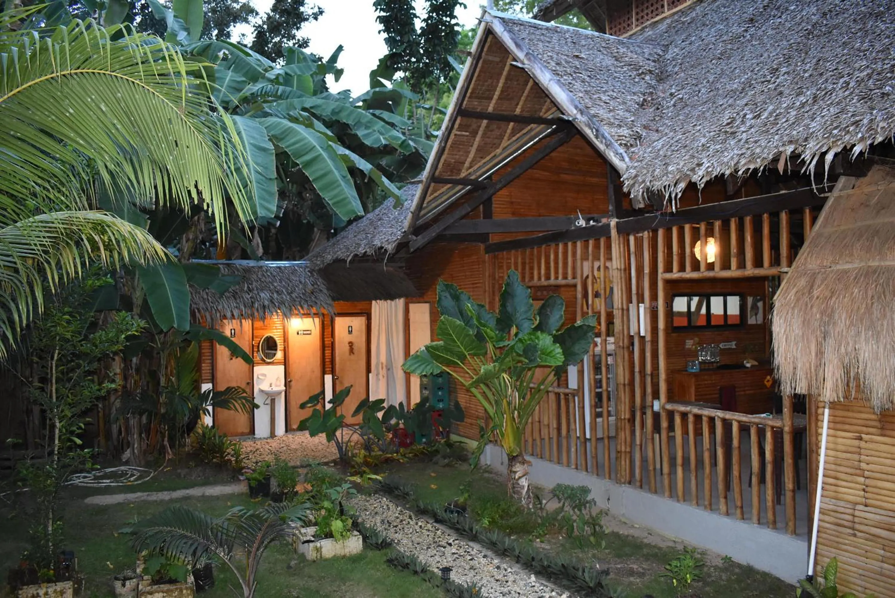 Restaurant/places to eat in Loboc Cool River Resort