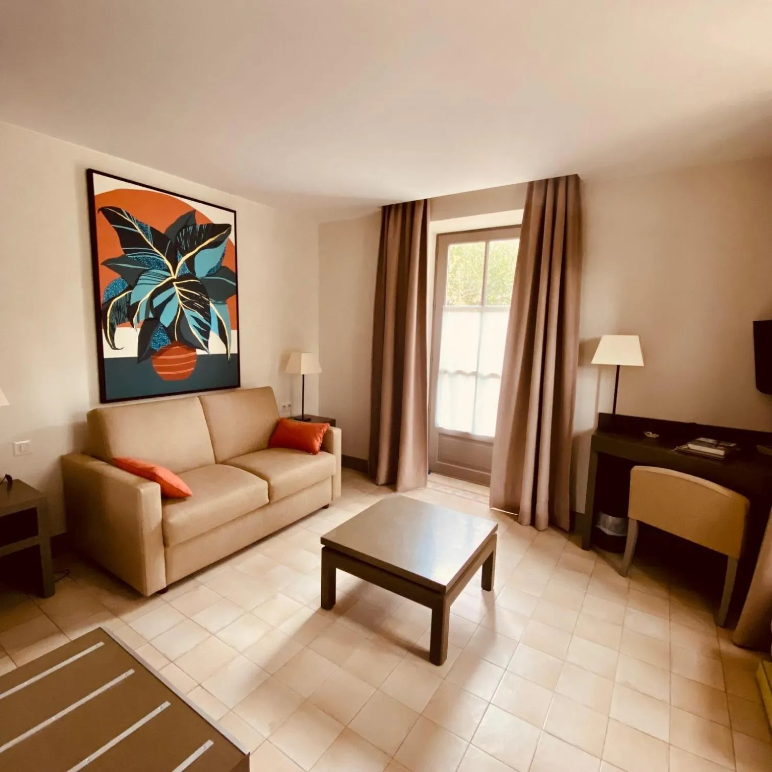 TV and multimedia in La Bastide de Boulbon