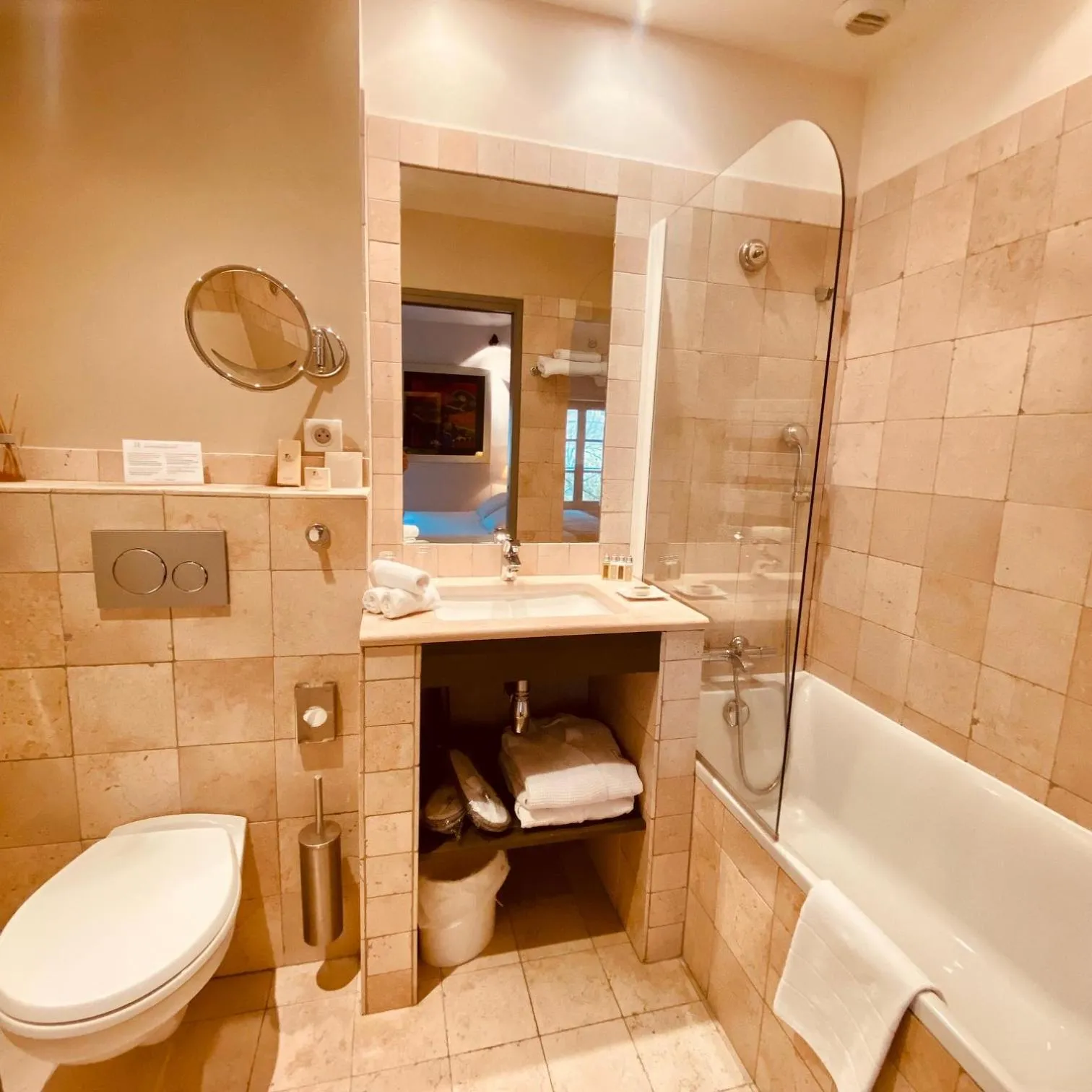 Toilet in La Bastide de Boulbon