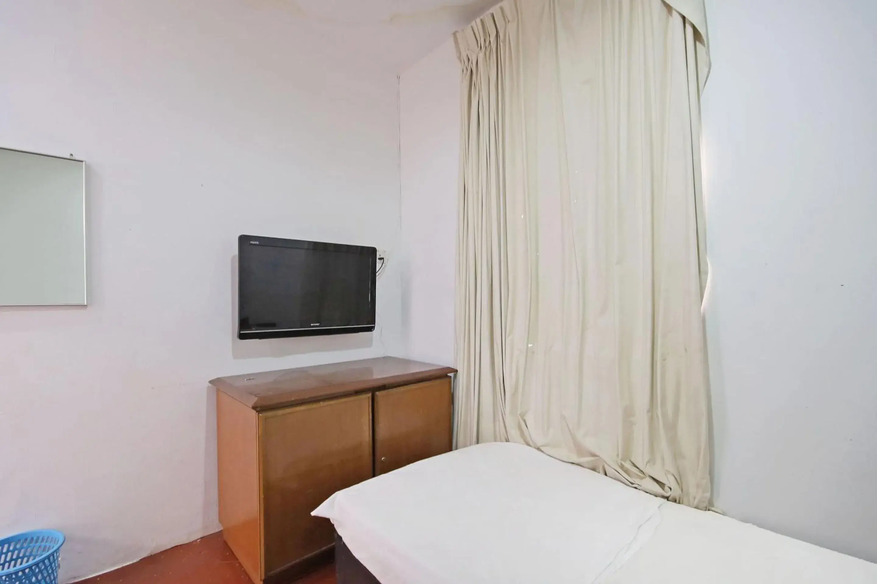 Standard Single Room - single occupancy in Hotel O Shalimar Standard Single Room - single occupancy in Hotel O Shalimar
