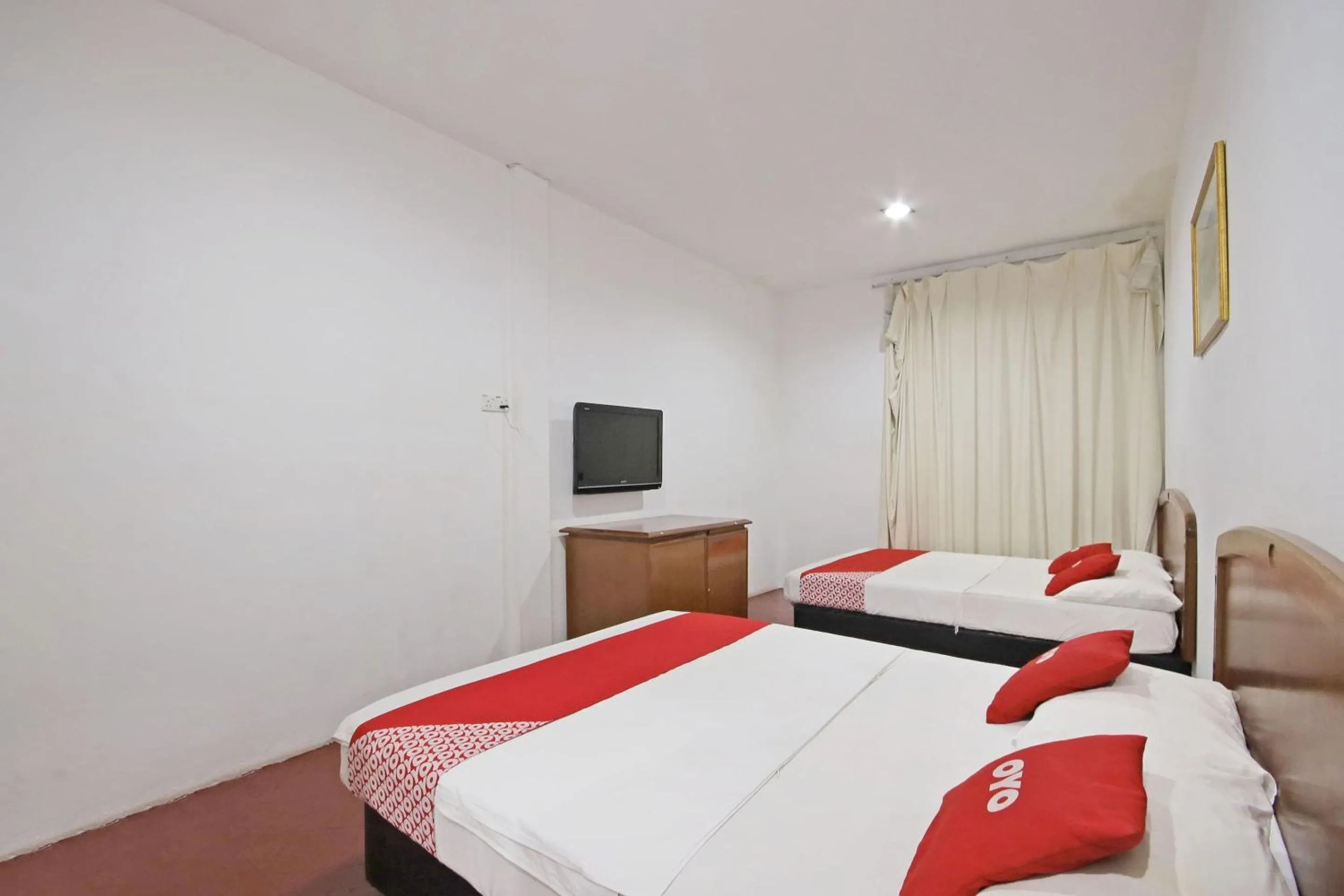 Bedroom, Bed in Hotel O Shalimar