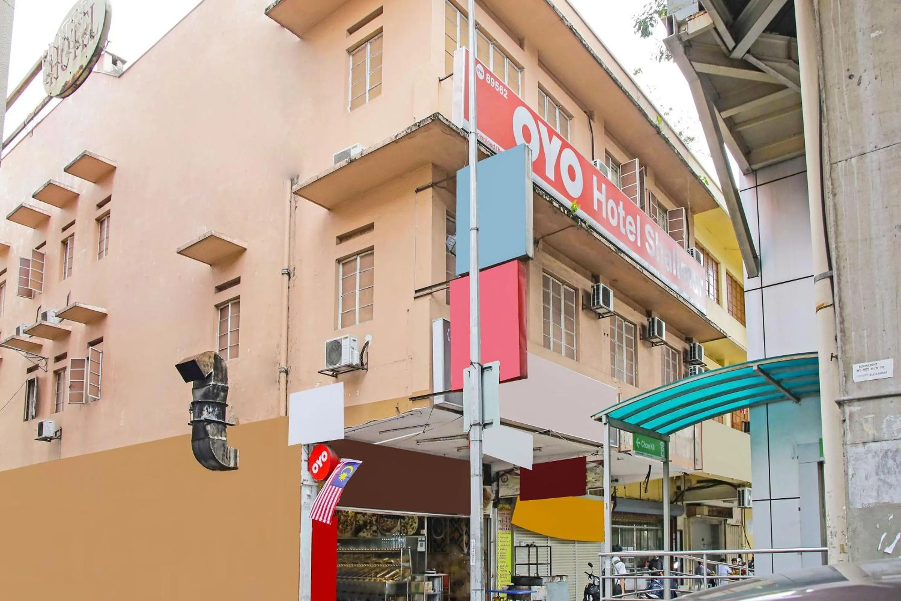 Facade/entrance in Hotel O Shalimar