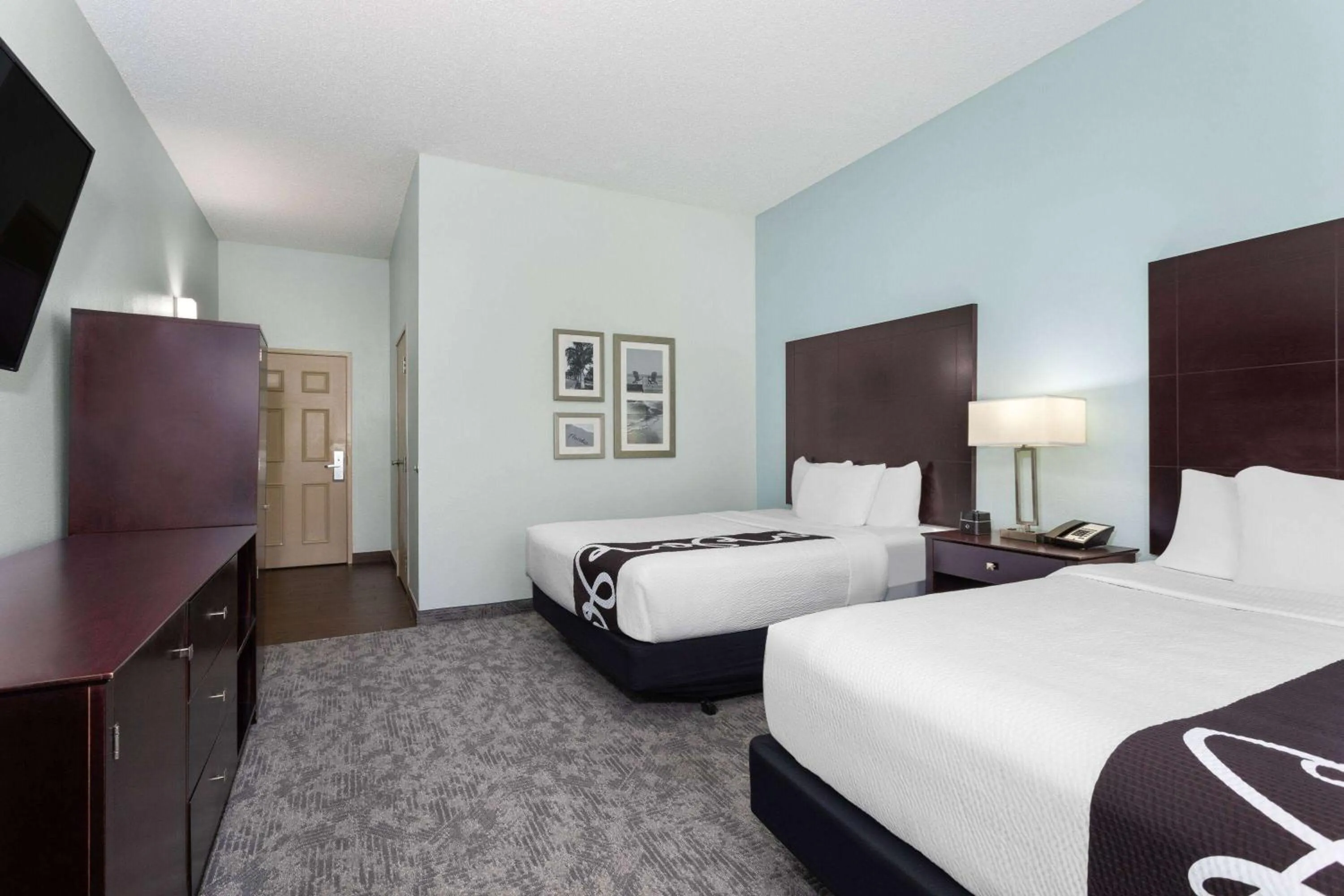 Photo of the whole room, Bed in La Quinta by Wyndham Bonita Springs Naples North