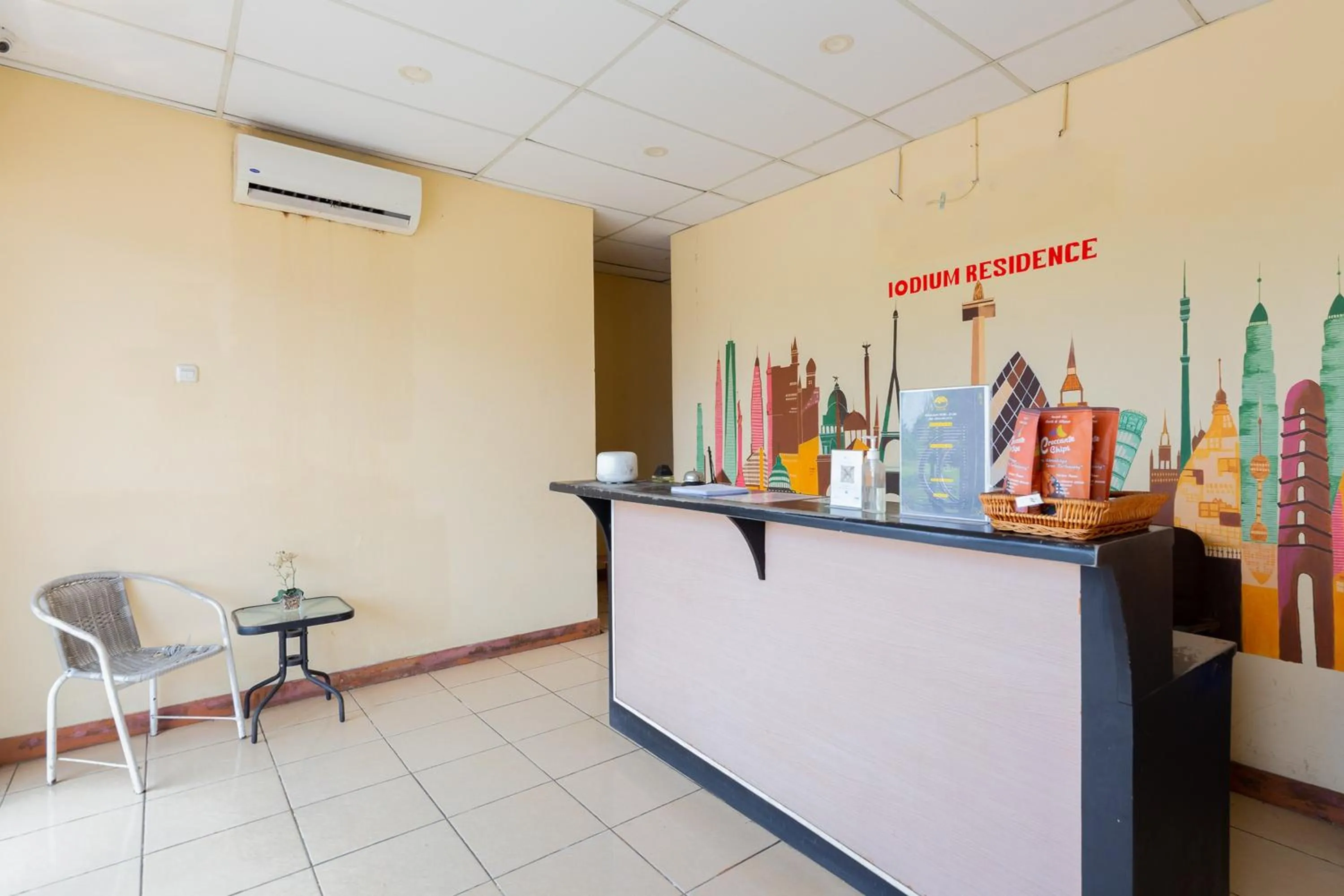 Lobby or reception in RedDoorz @ Iodium Residence Cikarang