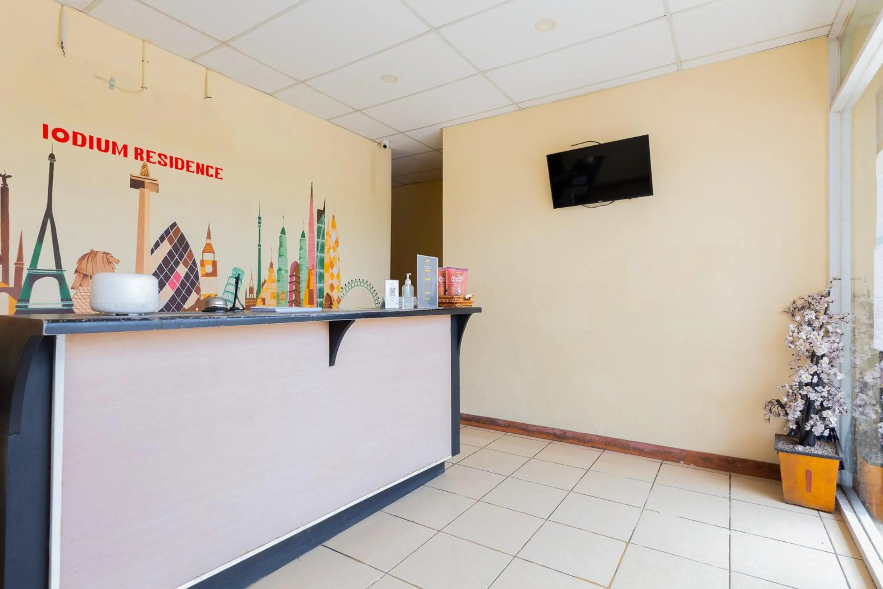 Lobby or reception in RedDoorz @ Iodium Residence Cikarang