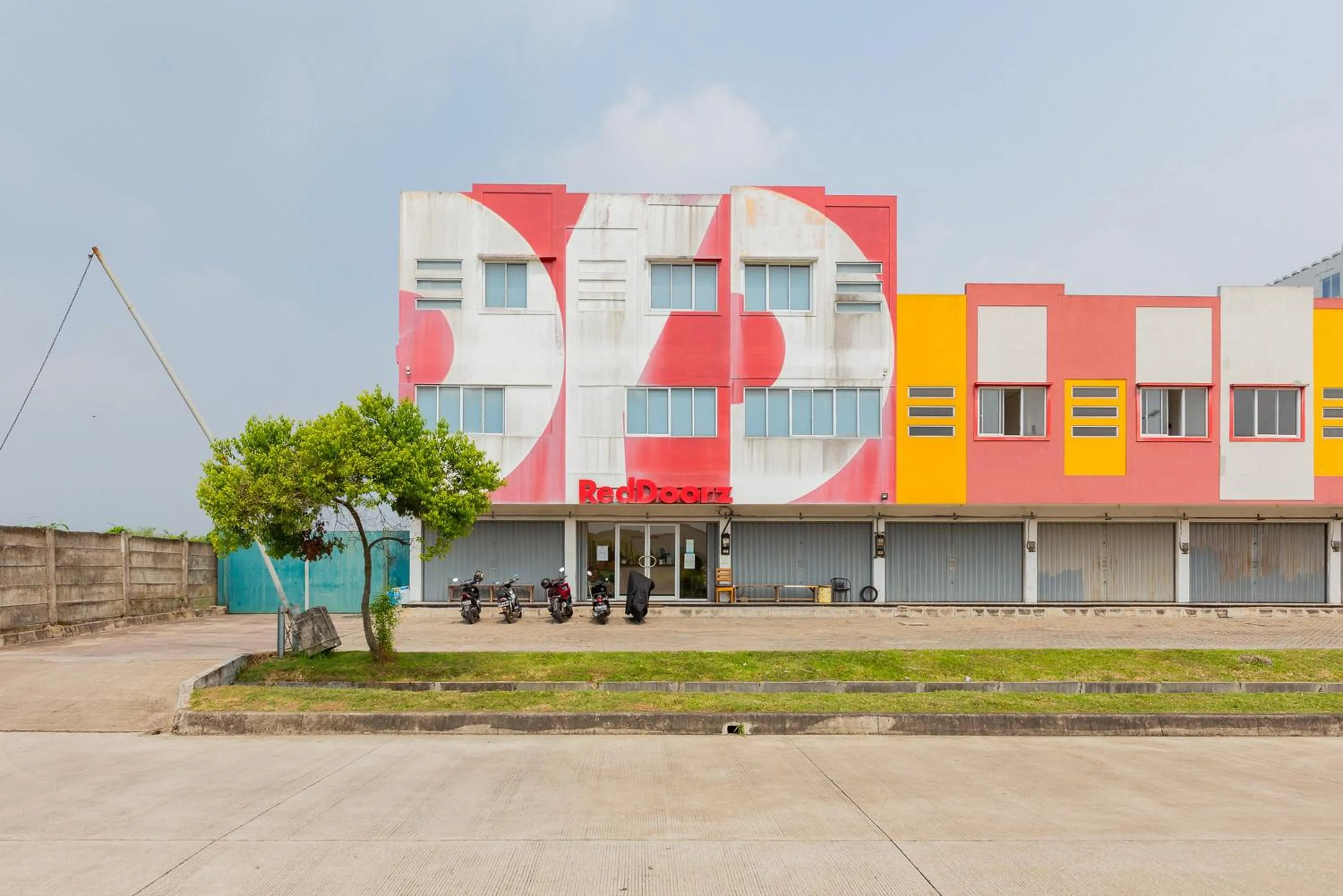 Property building in RedDoorz @ Iodium Residence Cikarang