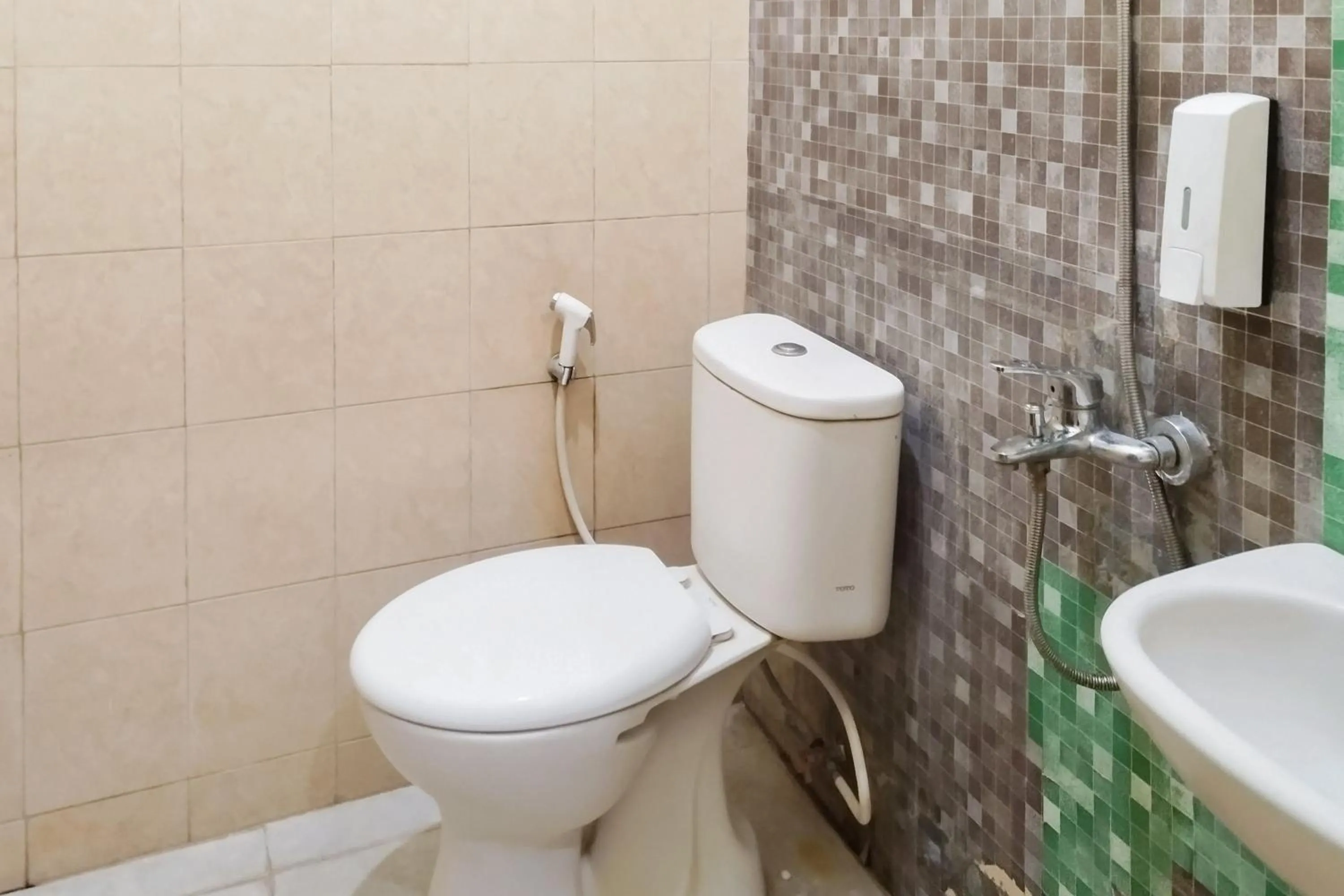 RedDoorz at Guesthouse Oemah Opa Metro Lampung