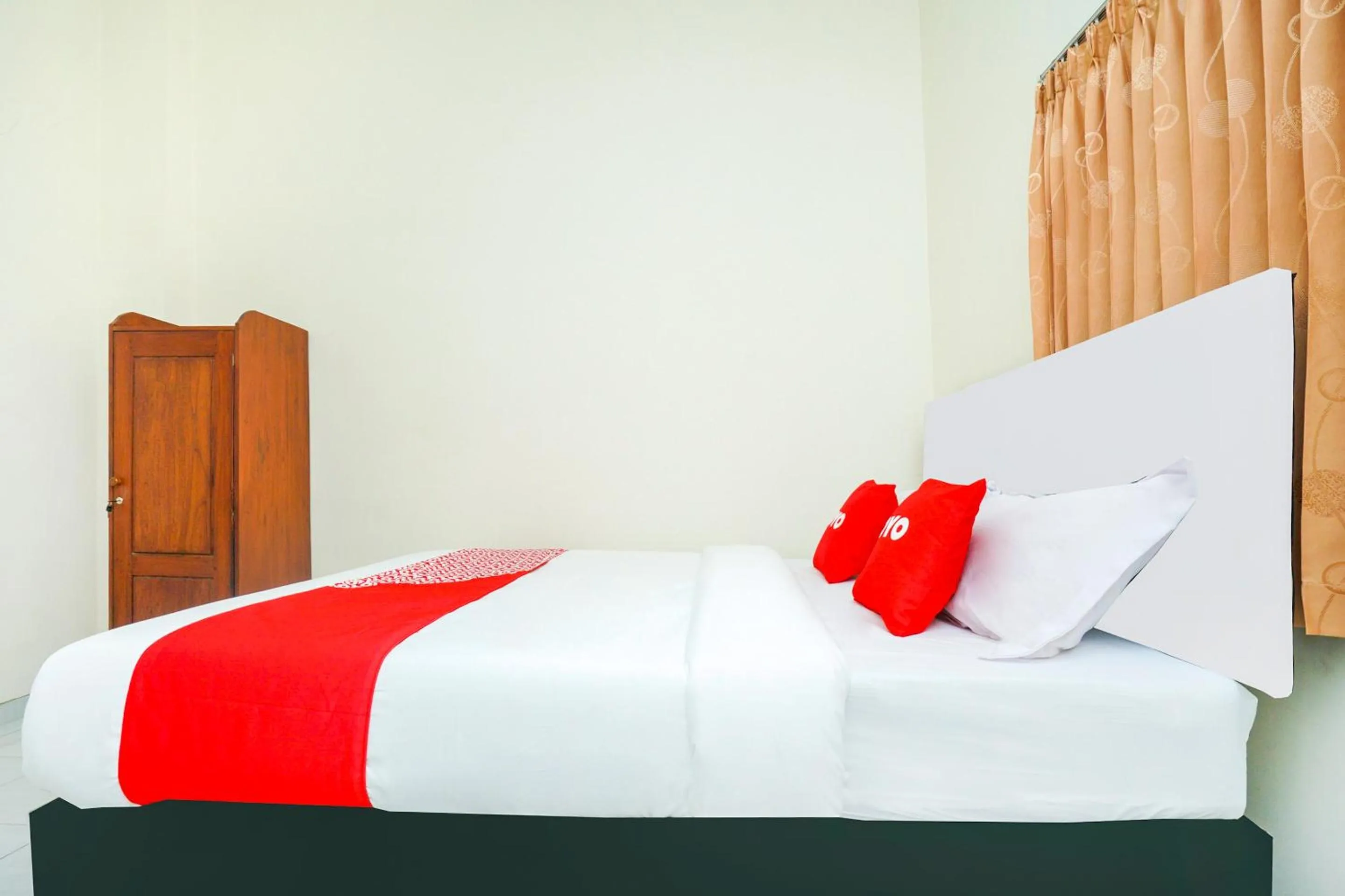 Bedroom in OYO 1642 Penginapan Anggrek Syariah 2