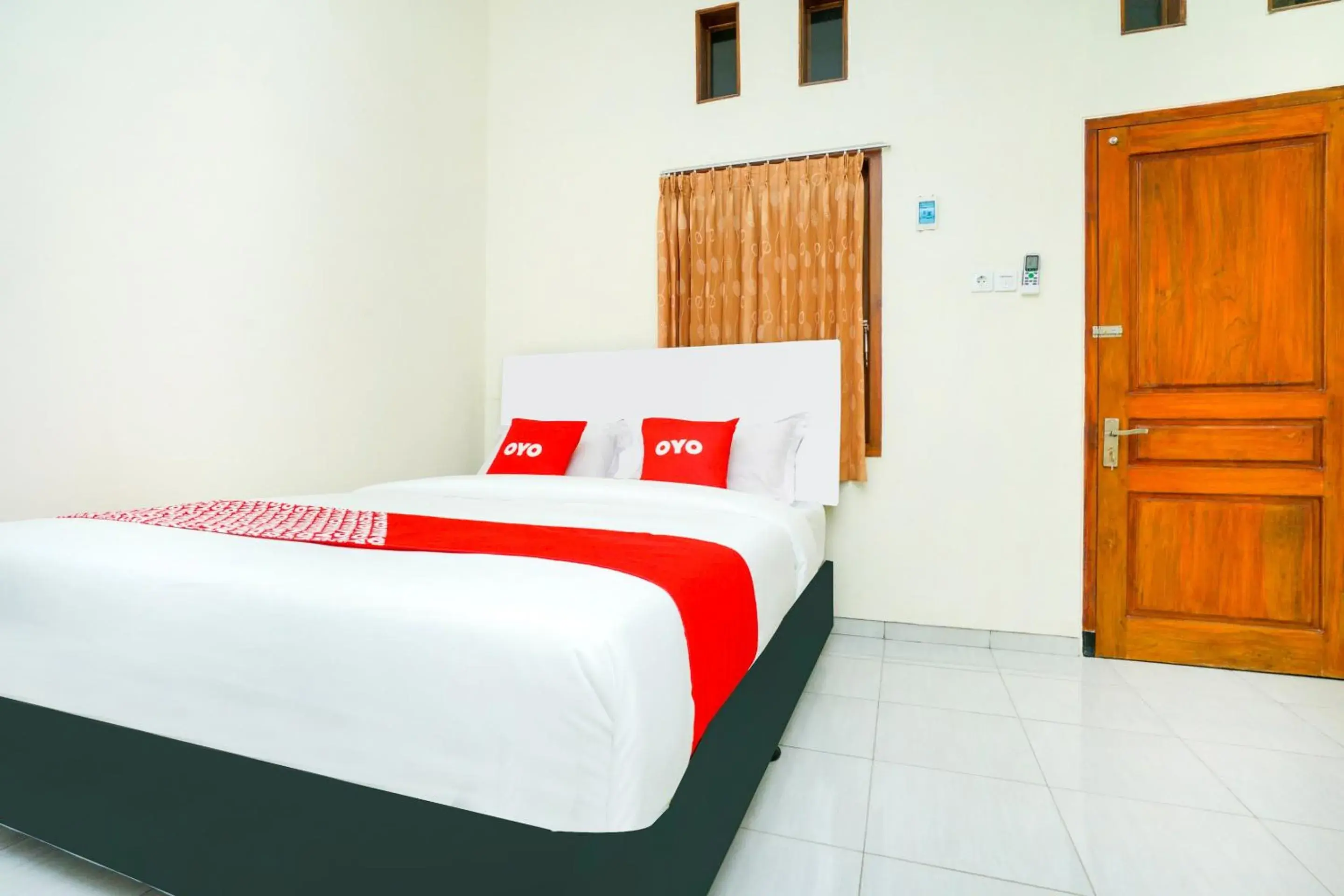 Standard Double Room in OYO 1642 Penginapan Anggrek Syariah 2 Standard Double Room in OYO 1642 Penginapan Anggrek Syariah 2