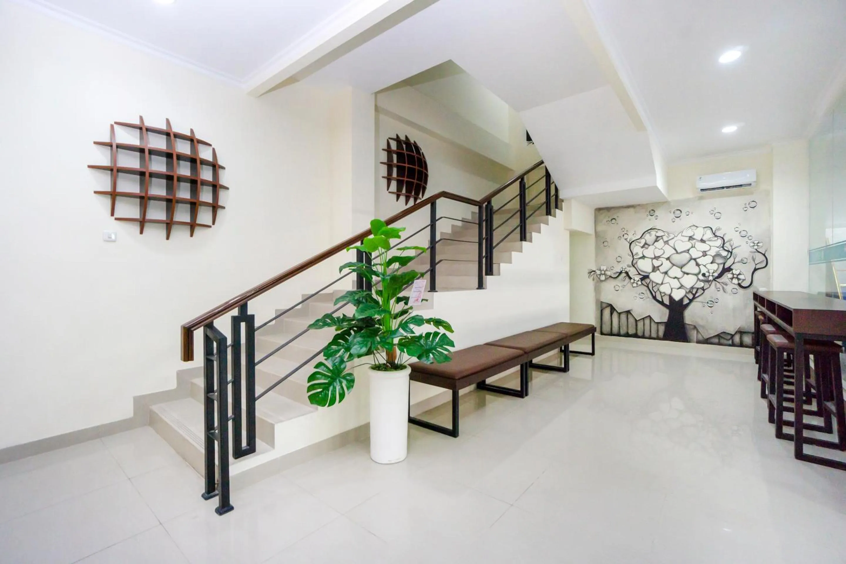Lobby or reception in Collection O Yogyakarta near Jalan Malioboro formerly Alena Residence