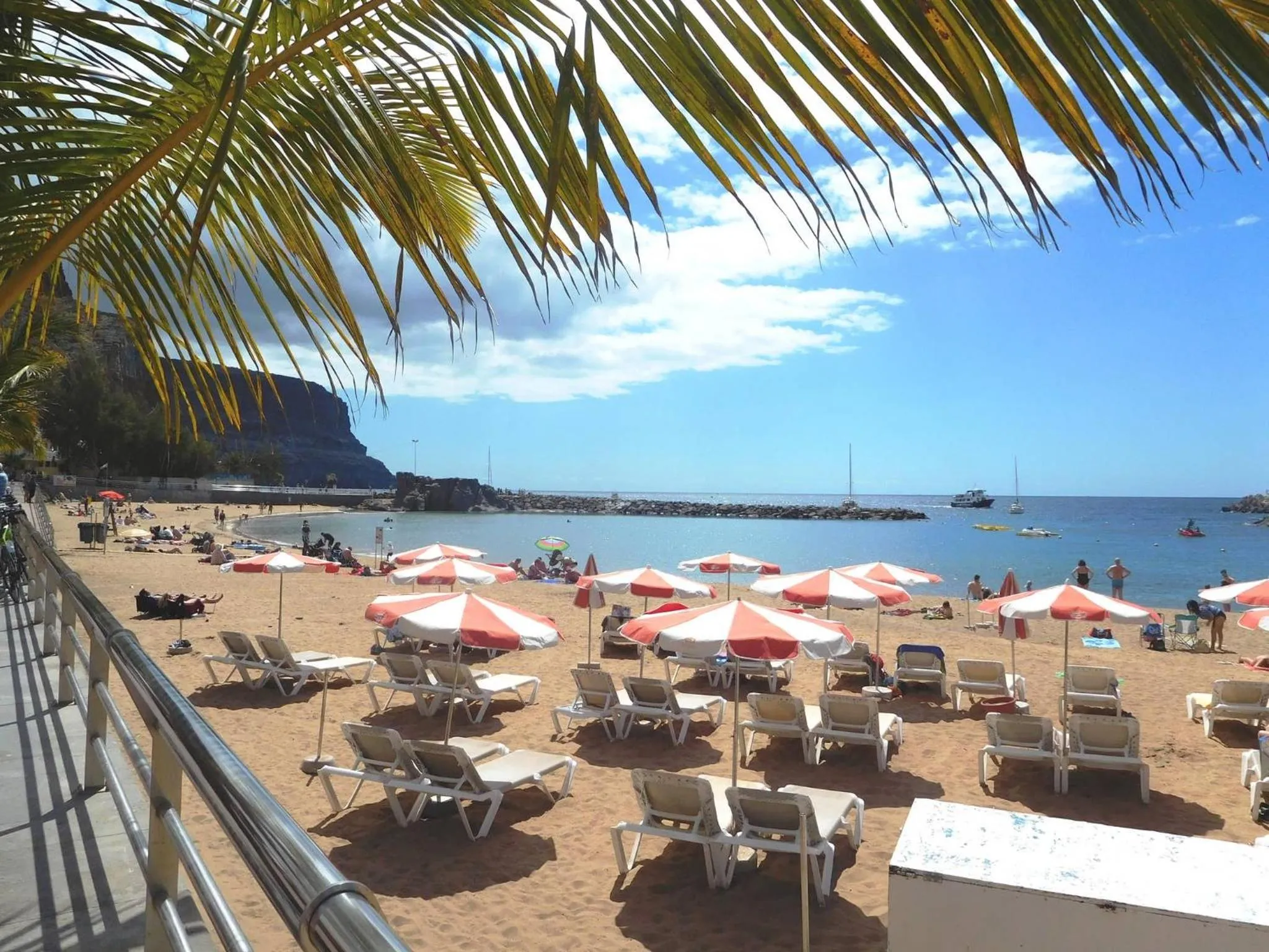 Beach in Captains House Playa De Mogan by El Sirocco
