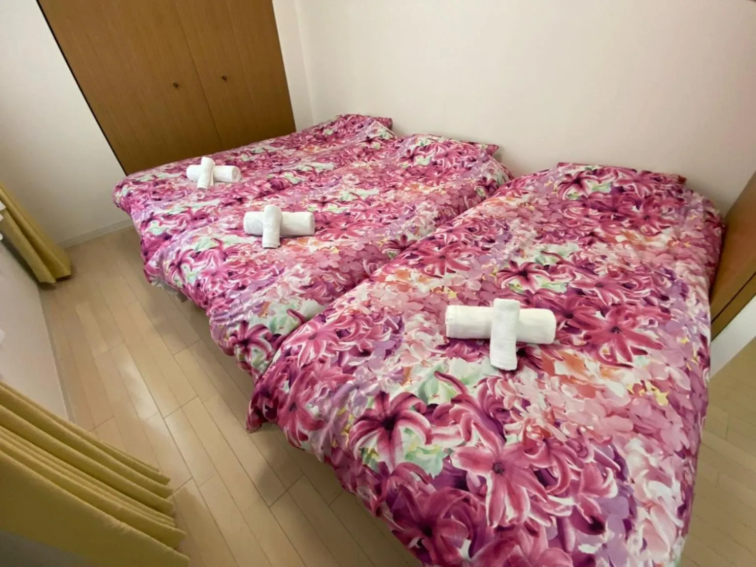 Bed in Downtown area Spacious cozy room Susukino IK301