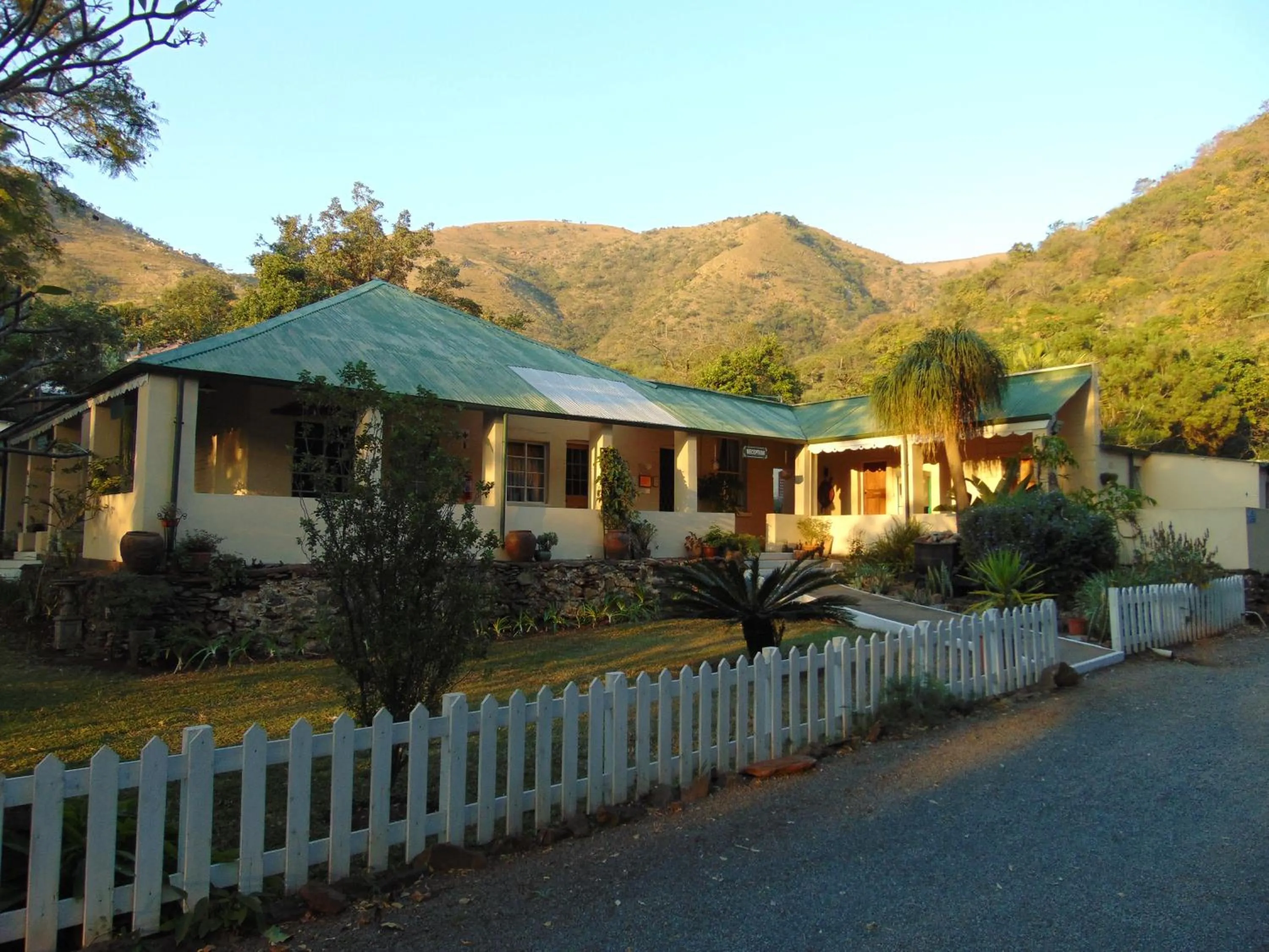 Property building in Fountain Baths Guest Cottages