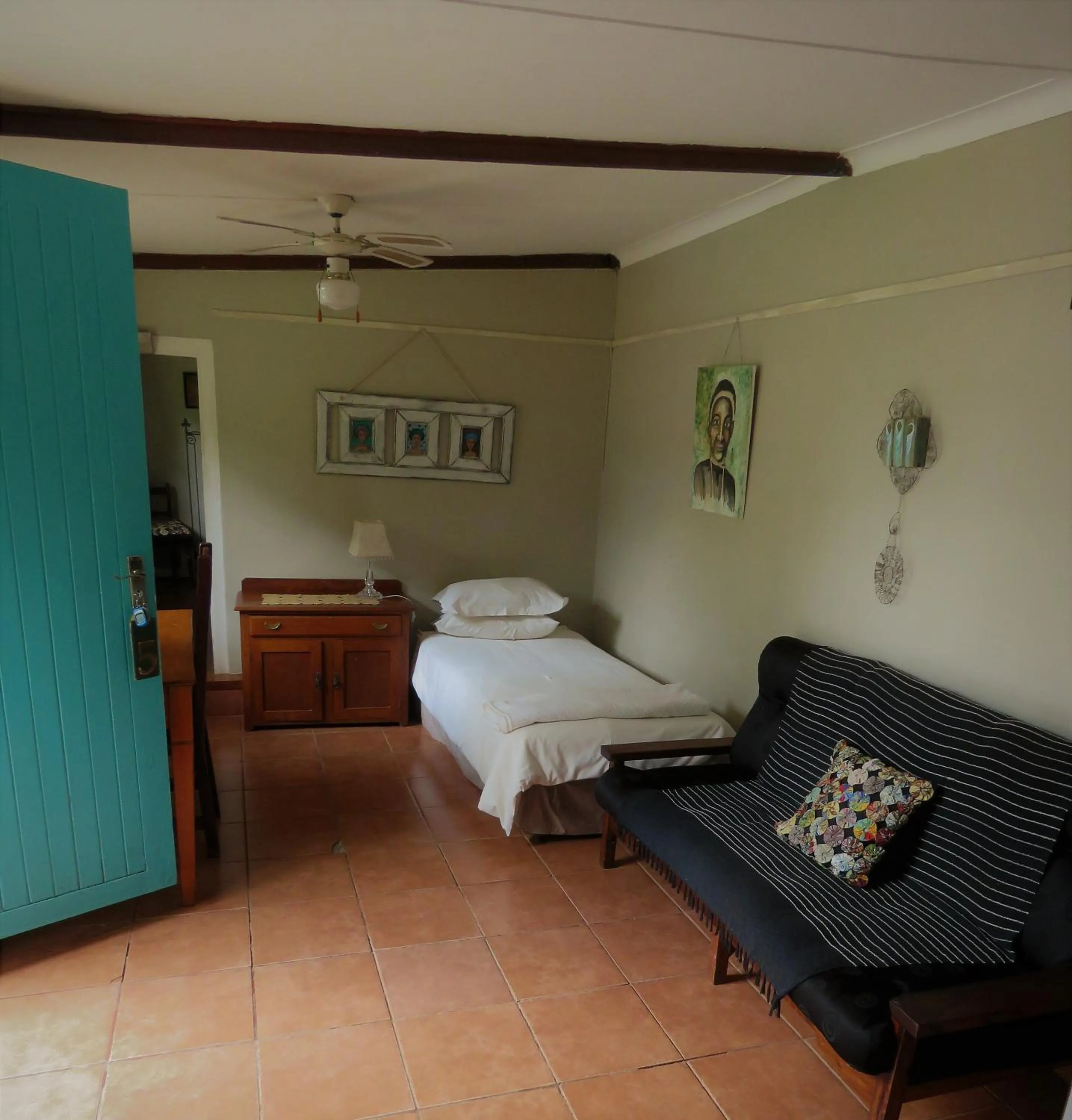 Bed in Fountain Baths Guest Cottages