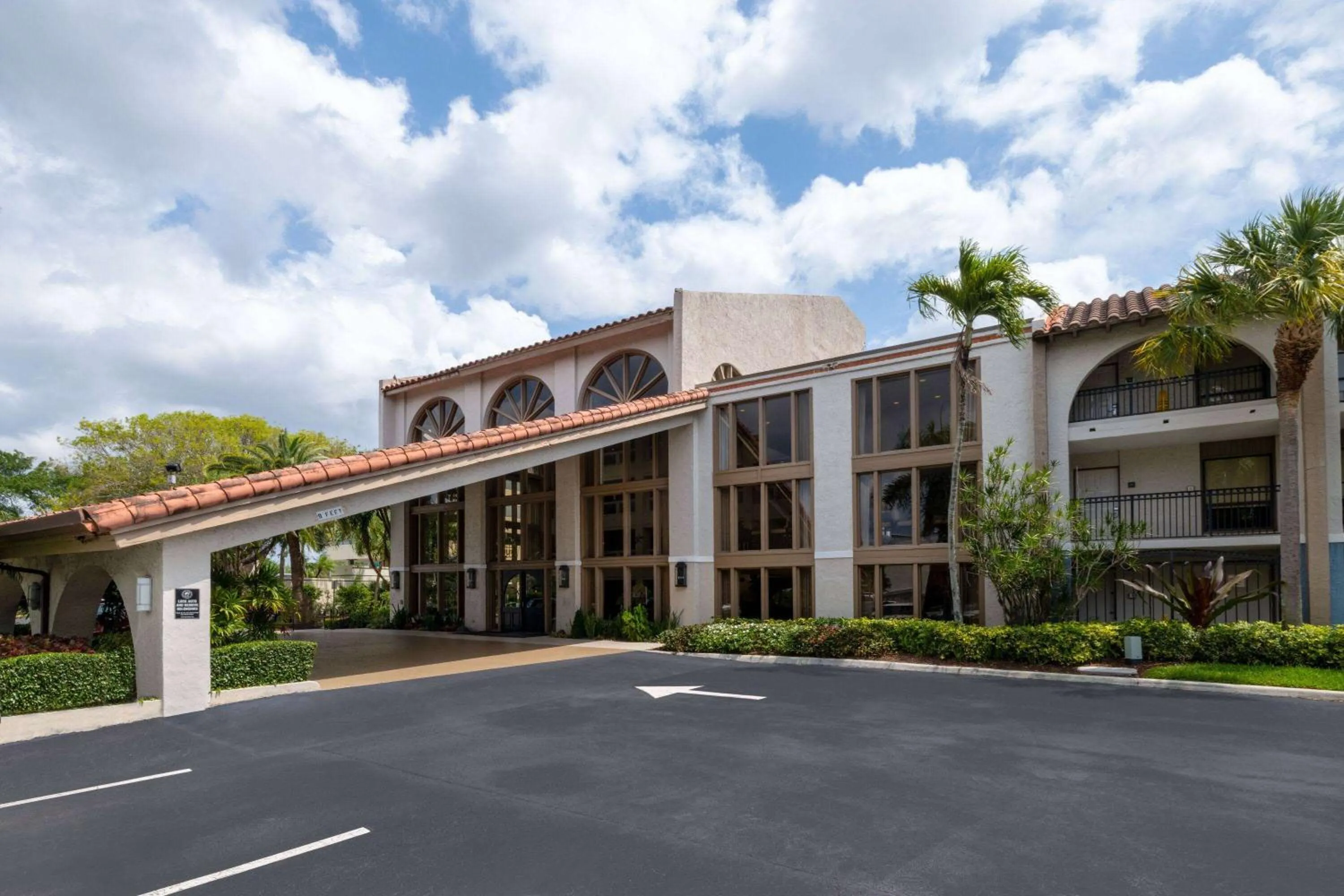 Property building in Wyndham Boca Raton Hotel