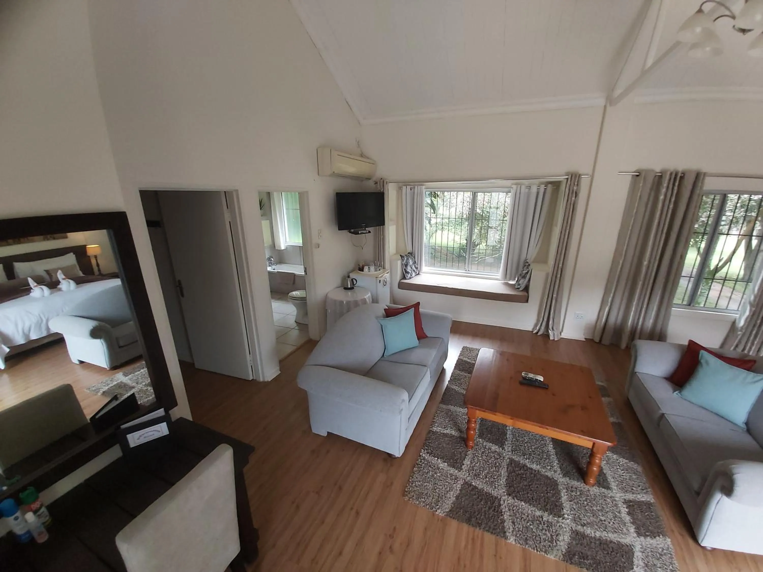 Seating area in Rockview Lodge