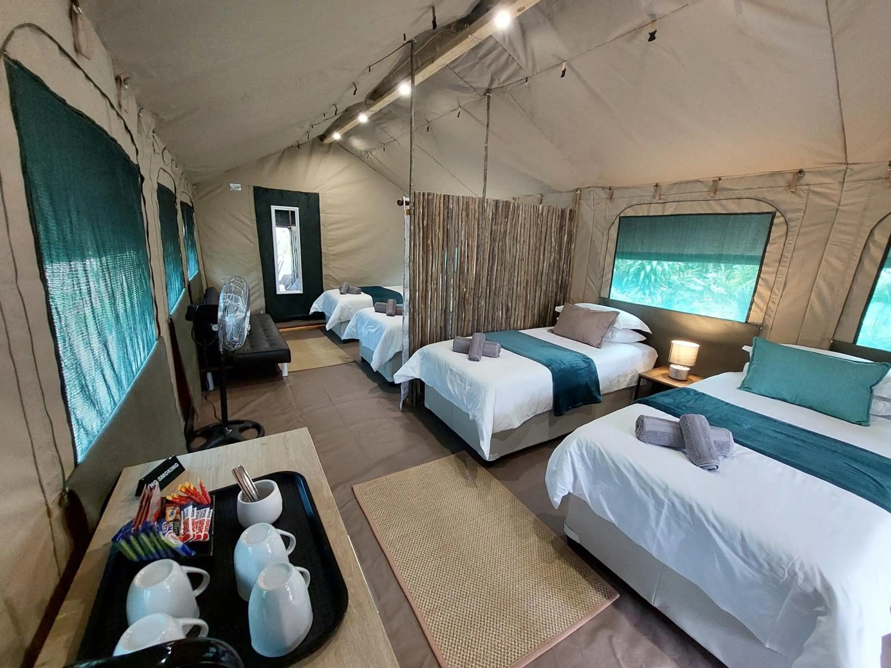 Photo of the whole room, Bed in Rockview Lodge