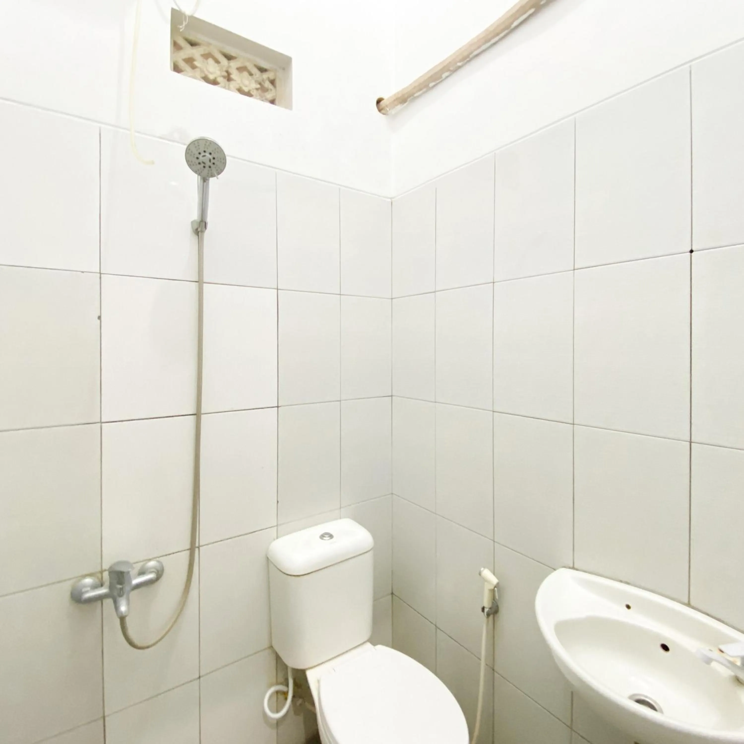 Bathroom in The Eco Village Homestay RedPartner