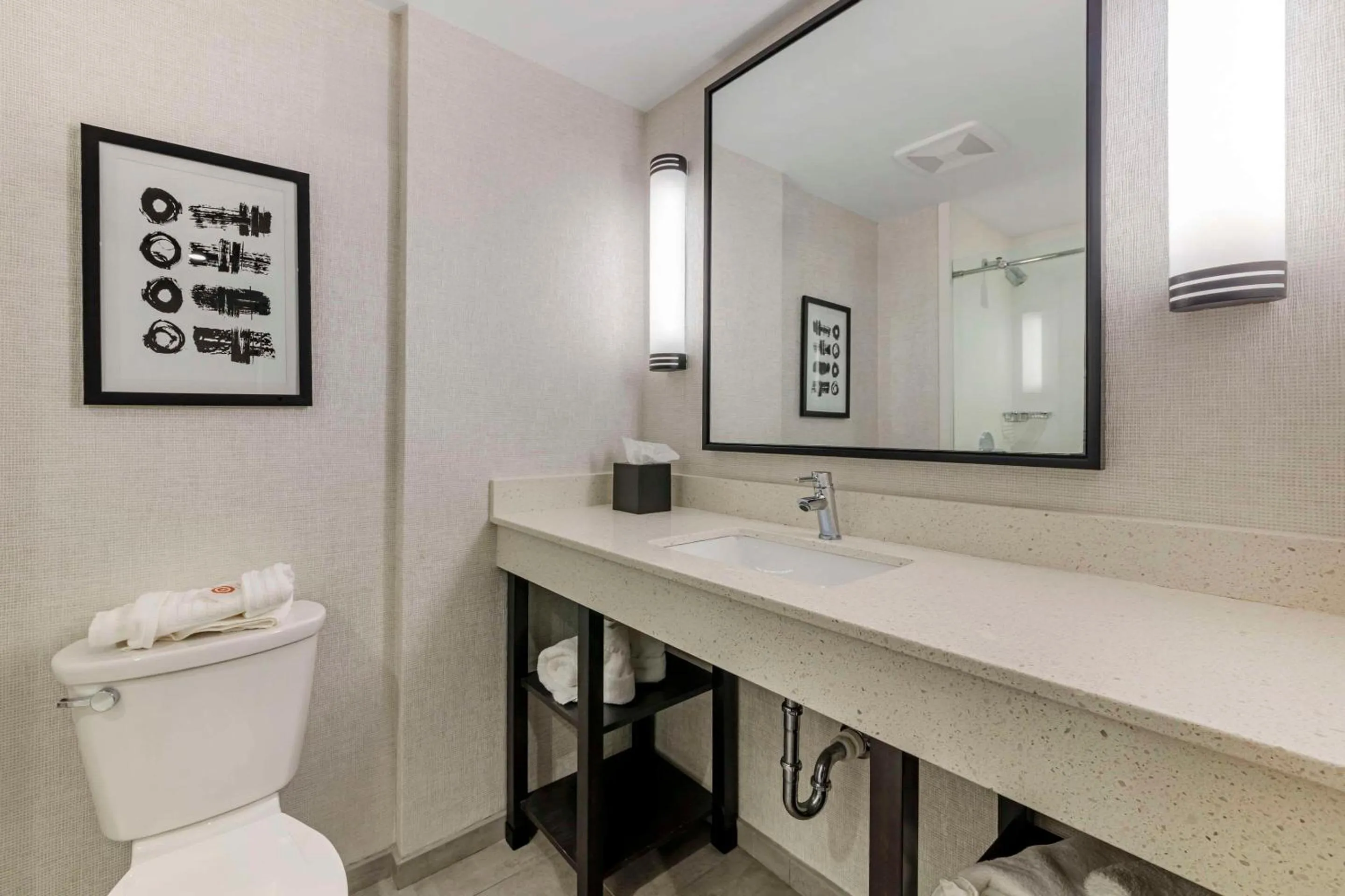 Bedroom in Comfort Inn & Suites Miami International Airport