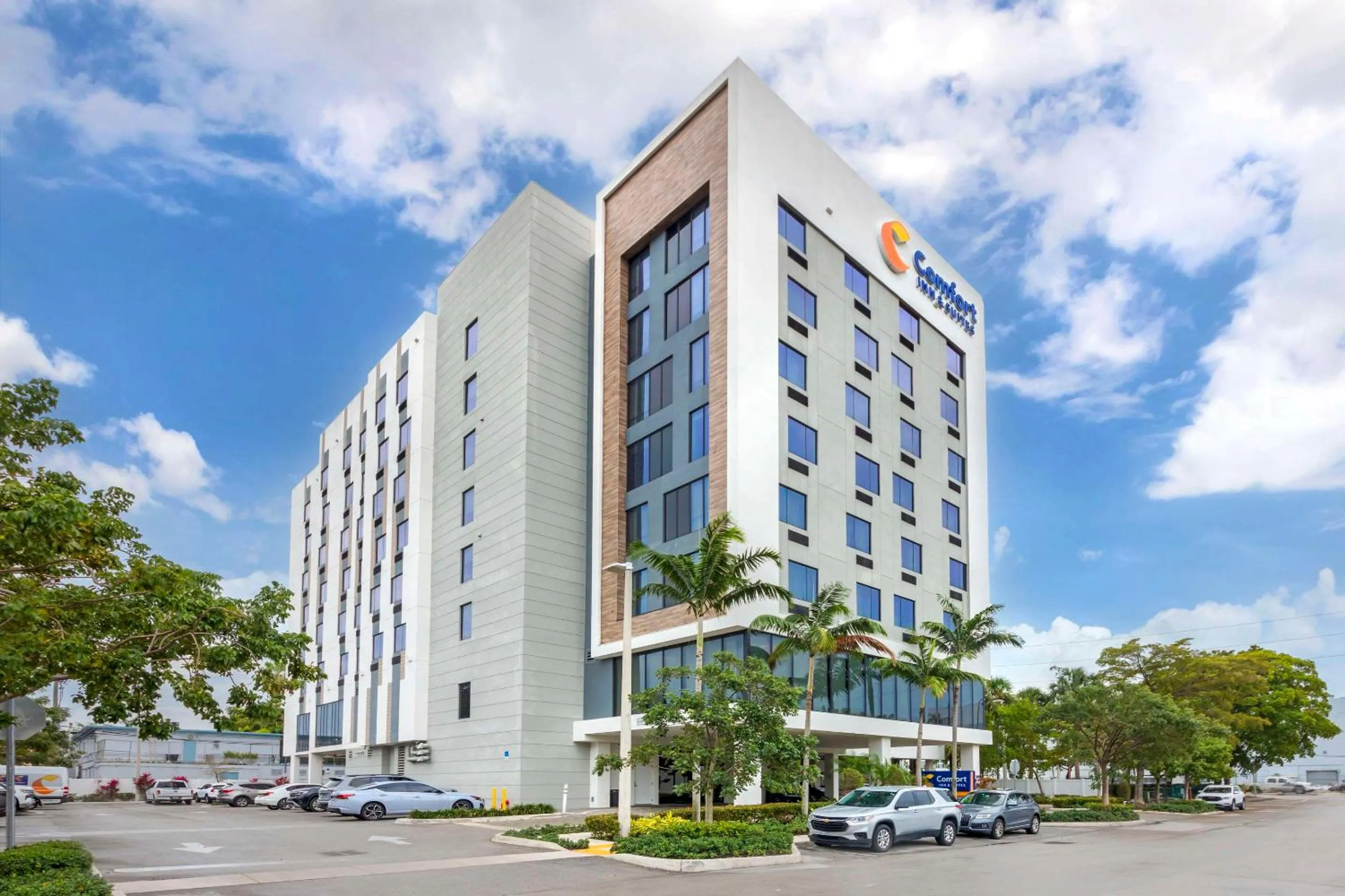 Property building in Comfort Inn & Suites Miami International Airport