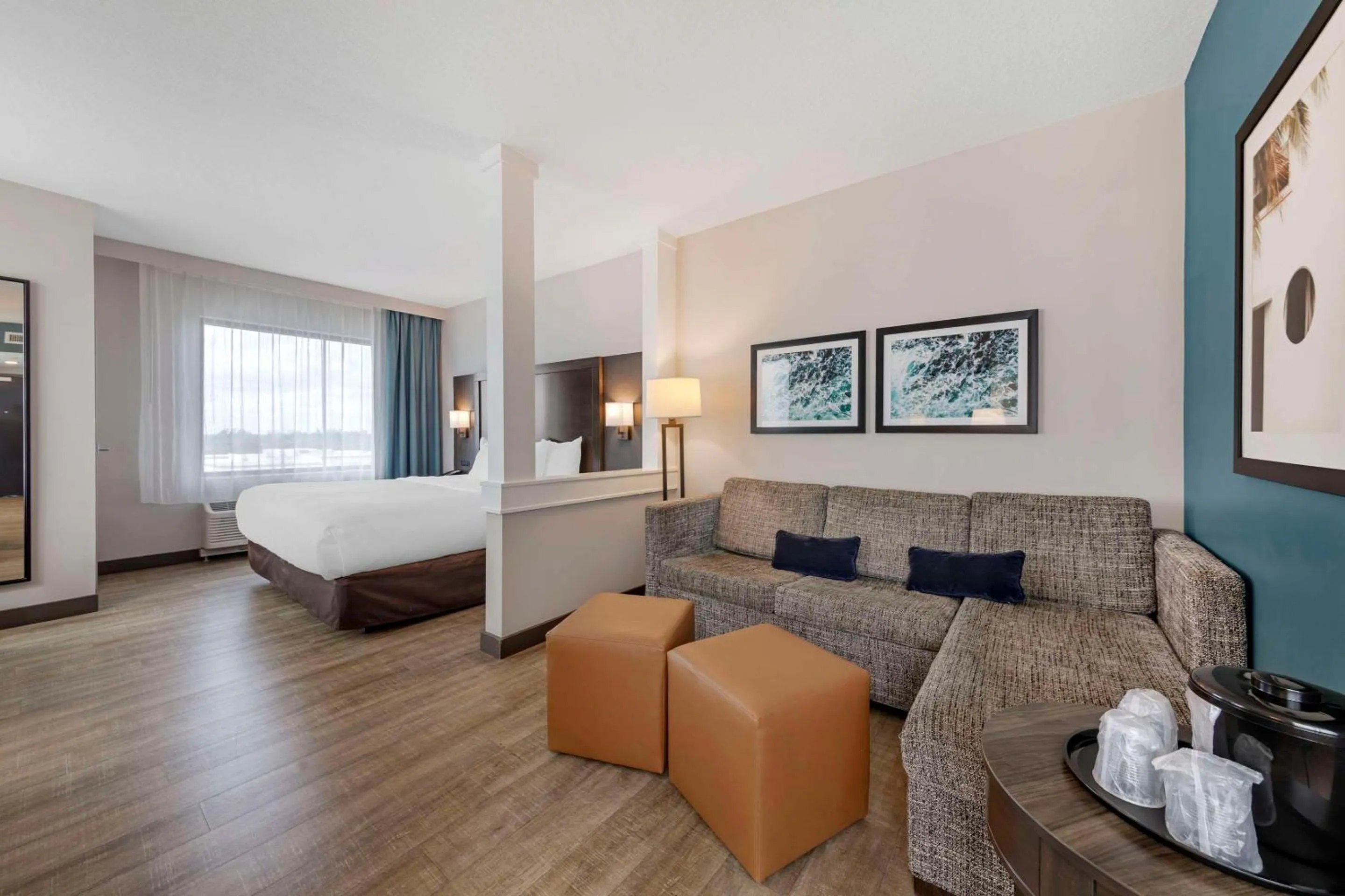 Bedroom, Bed in Comfort Inn & Suites Miami International Airport