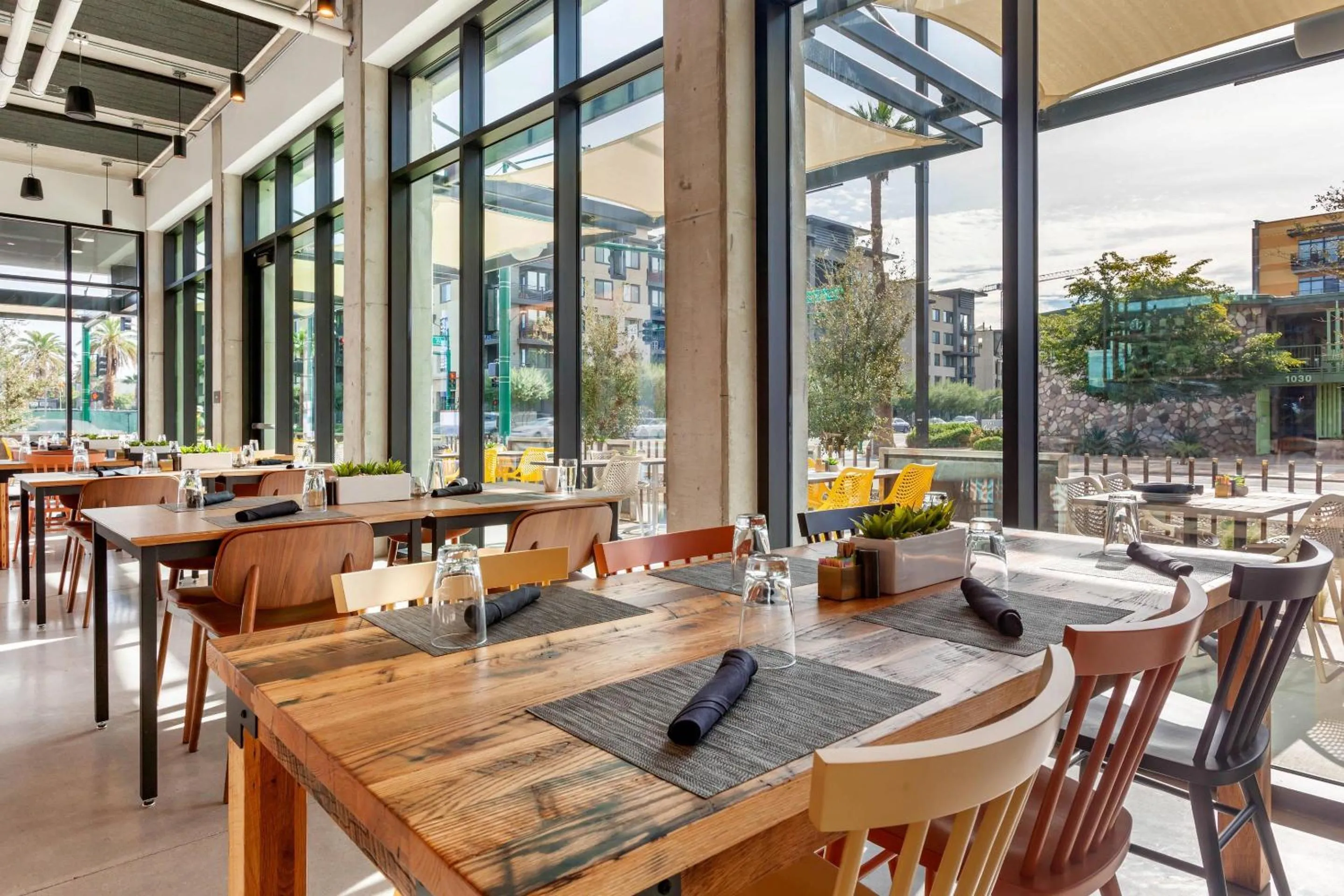 Restaurant/places to eat in Cambria Downtown Phoenix Convention & Airport Hotel