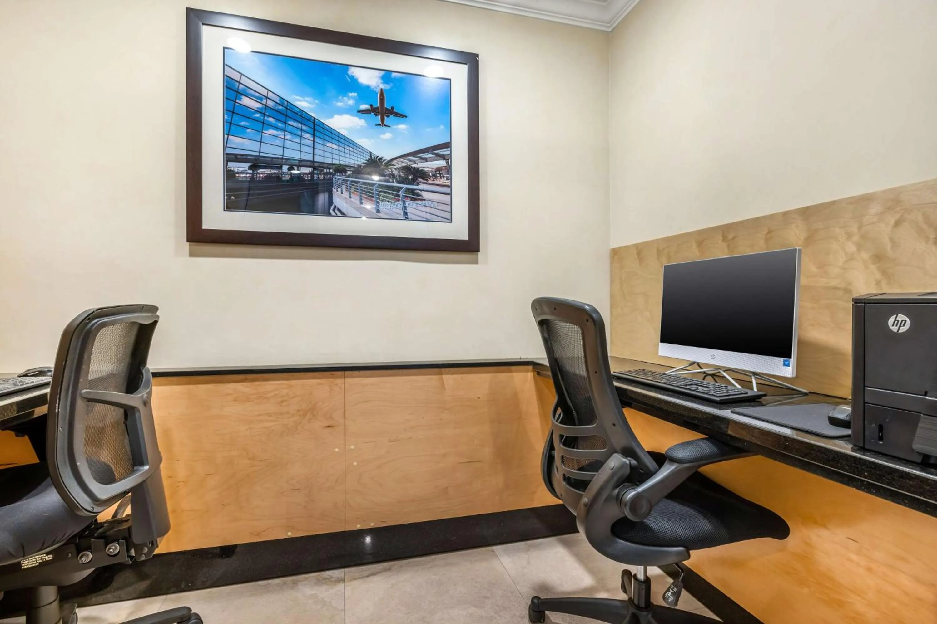 Business facilities in Best Western Plus Orange County Airport North