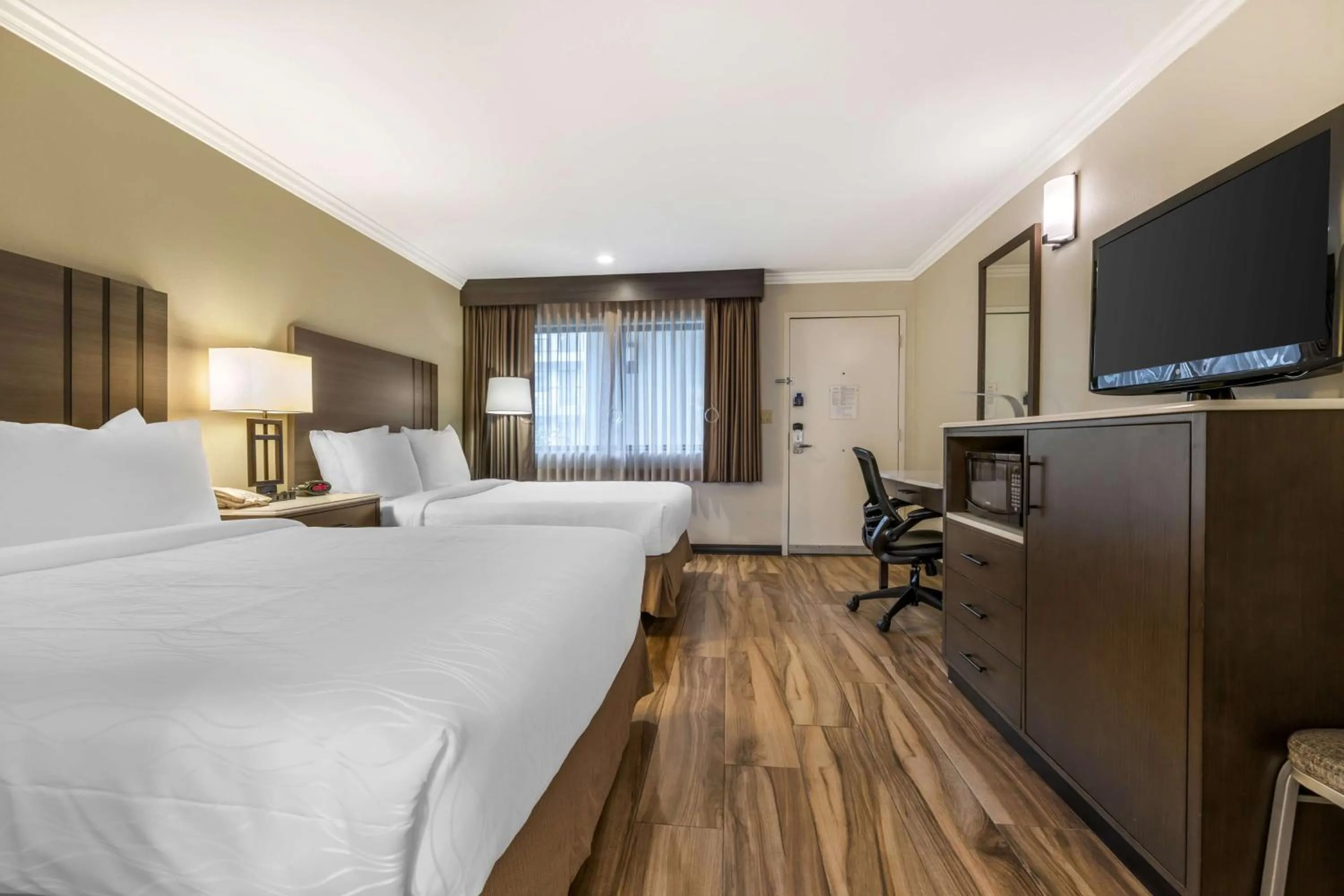 Bedroom, Bed in Best Western Plus Orange County Airport North