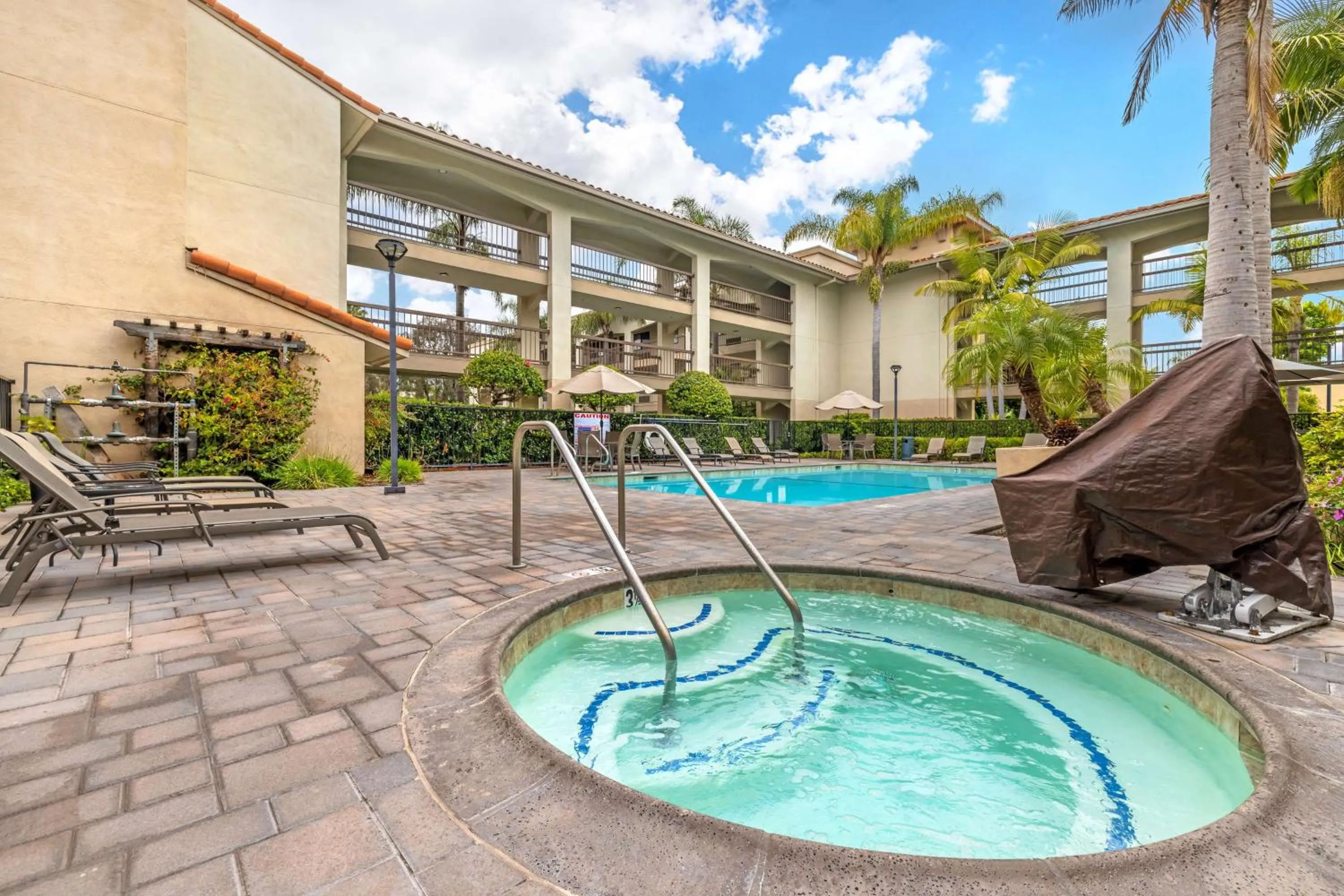 Pool view in Best Western Plus Orange County Airport North