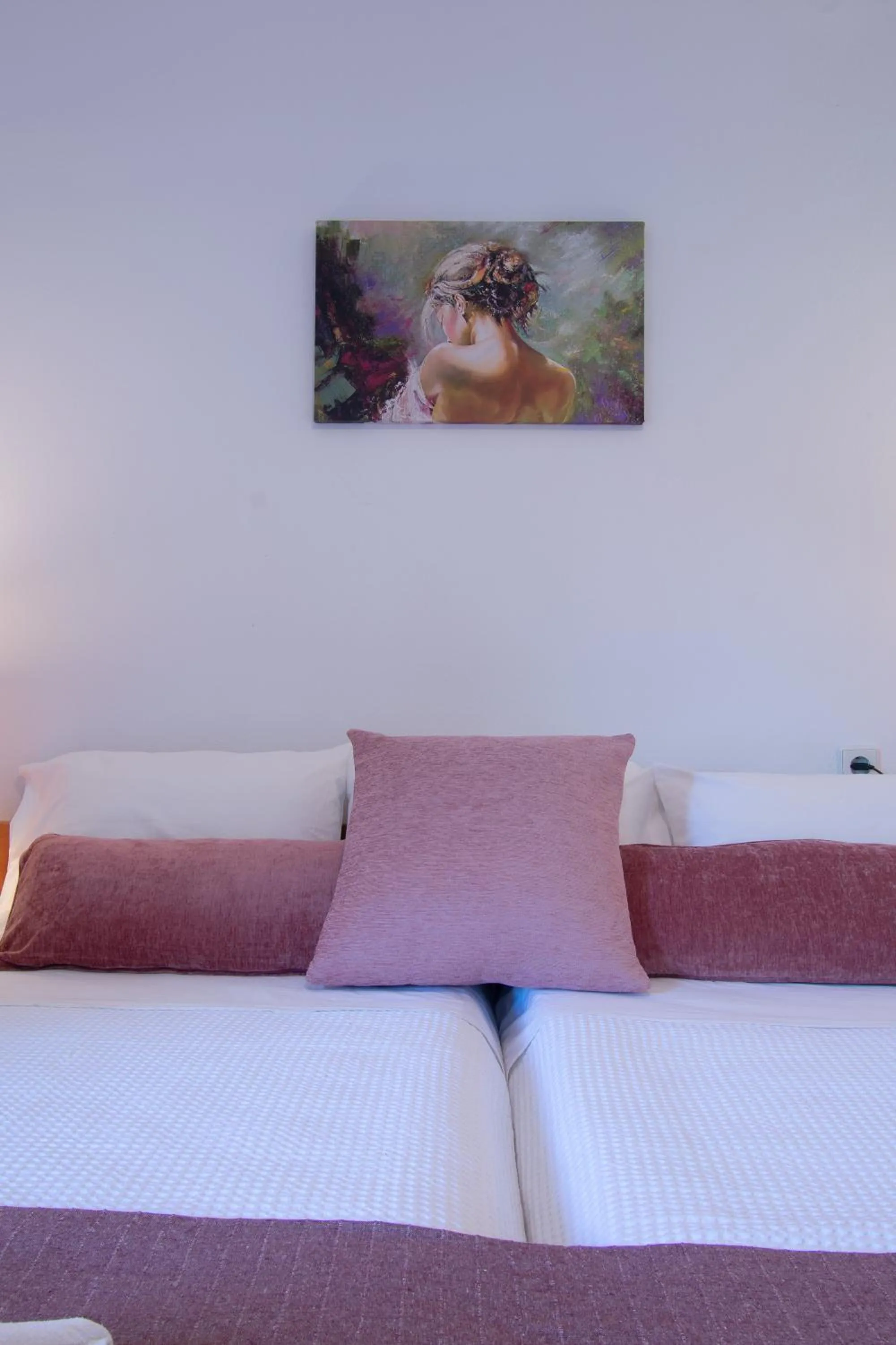 Bedroom, Bed in Rivendell Apartments