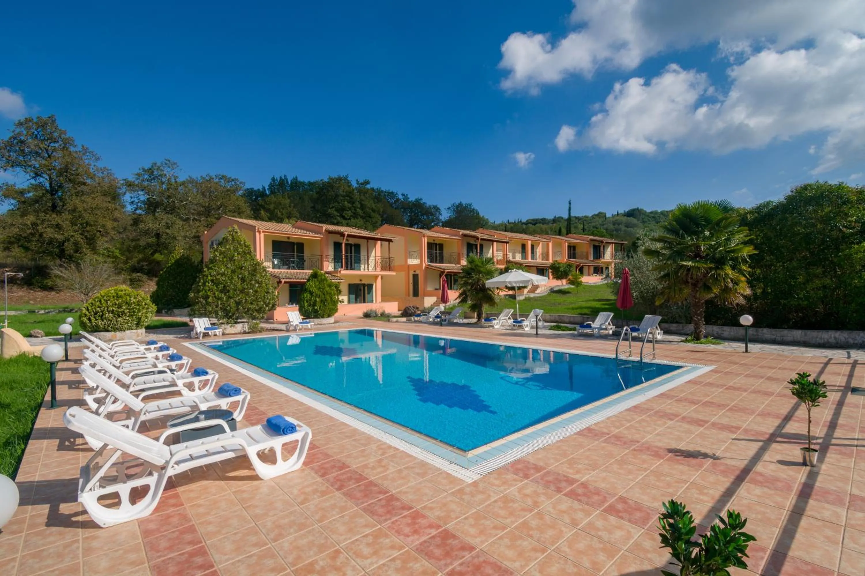 Swimming pool in Rivendell Apartments