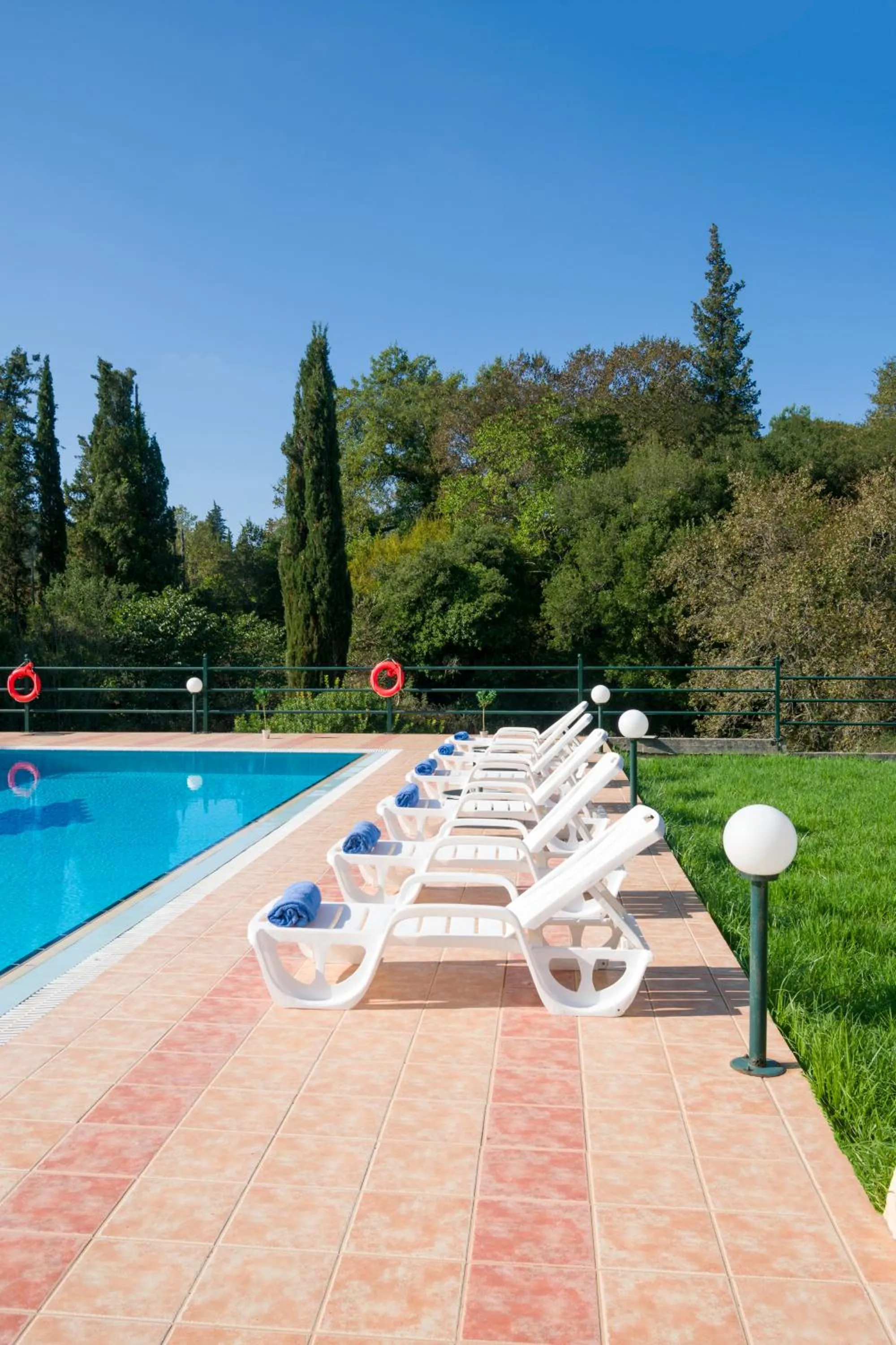 Swimming pool in Rivendell Apartments