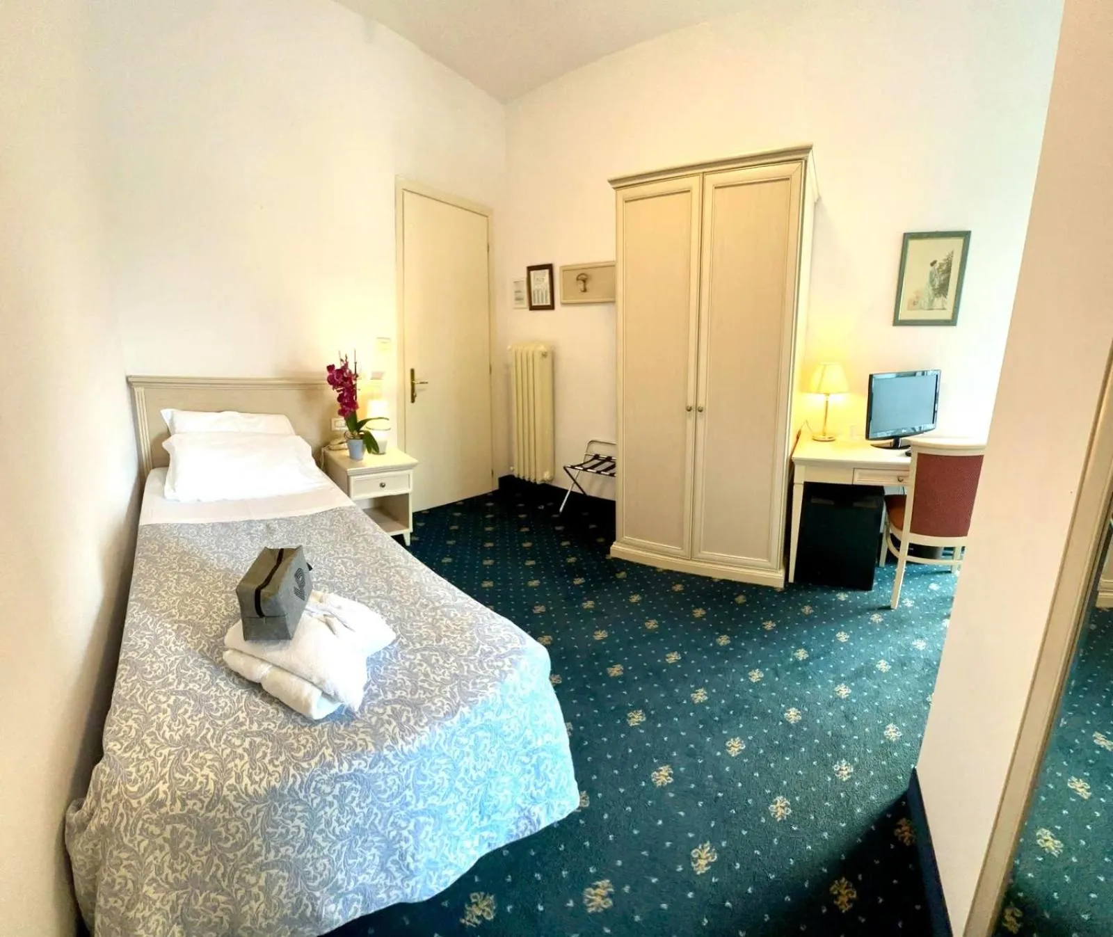 View (from property/room), Bed in Terme Villa Pace