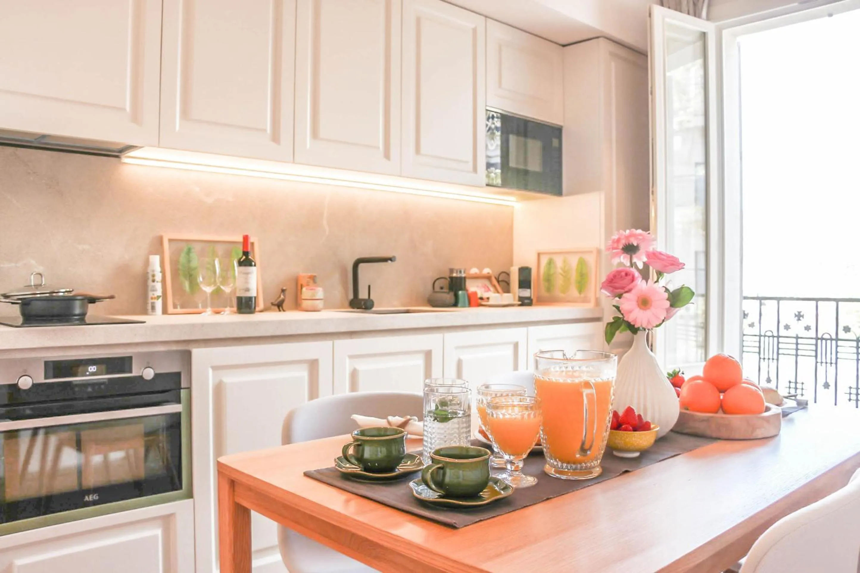 Coffee/tea facilities in The Boc Suites