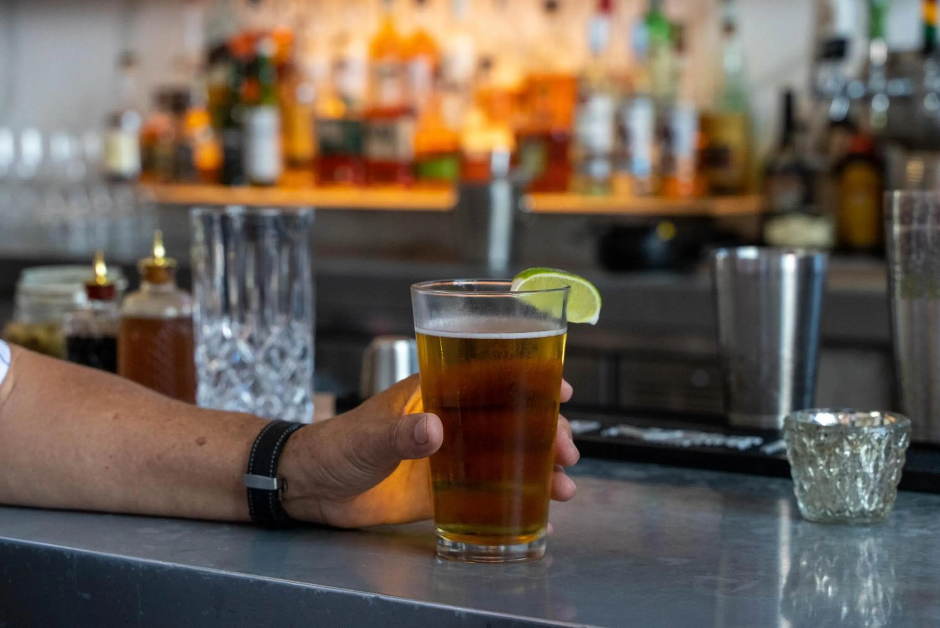 Alcoholic drinks in River Terrace Inn, a Noble House Hotel