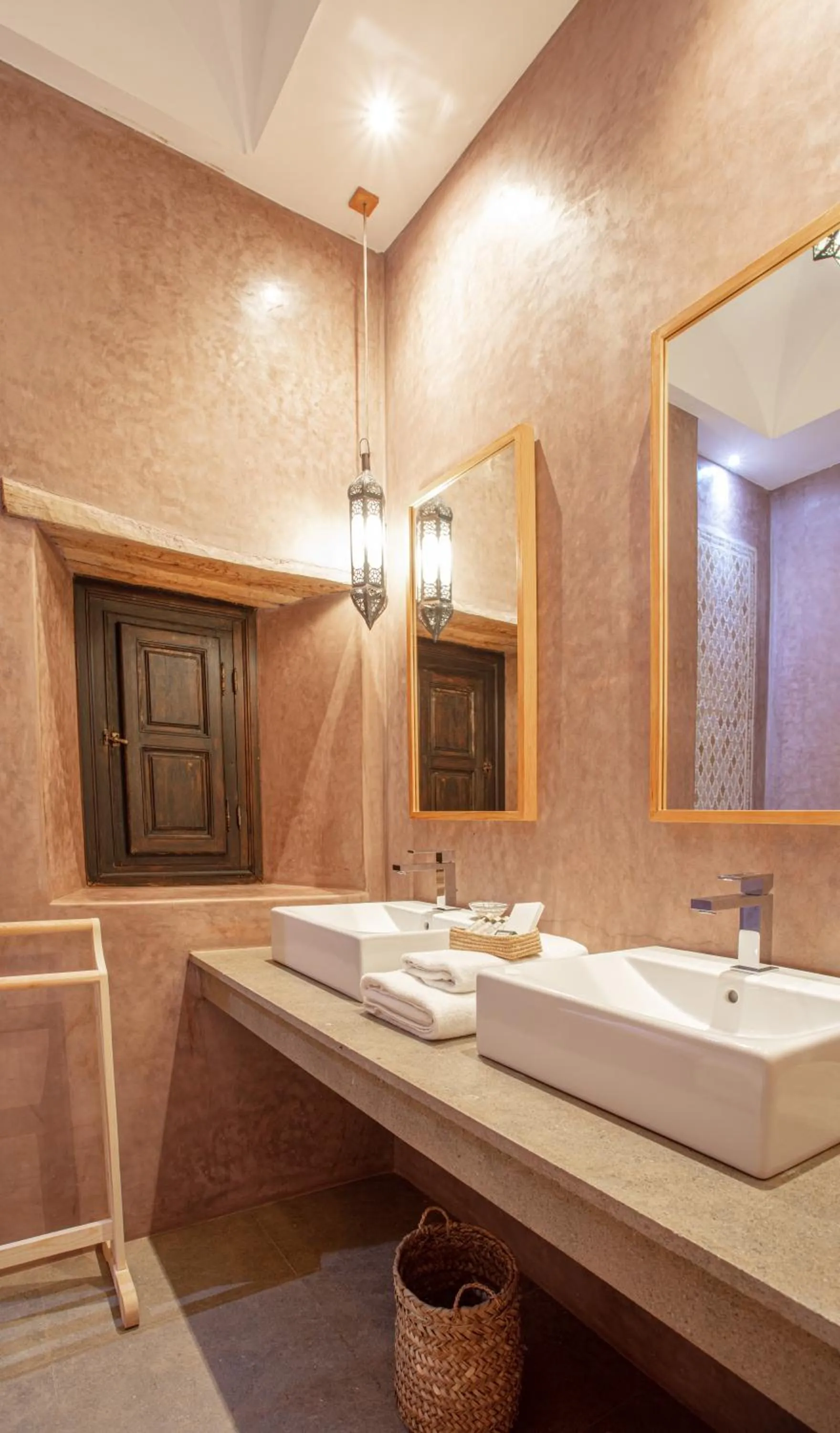 Shower in Kasbah Tamsna