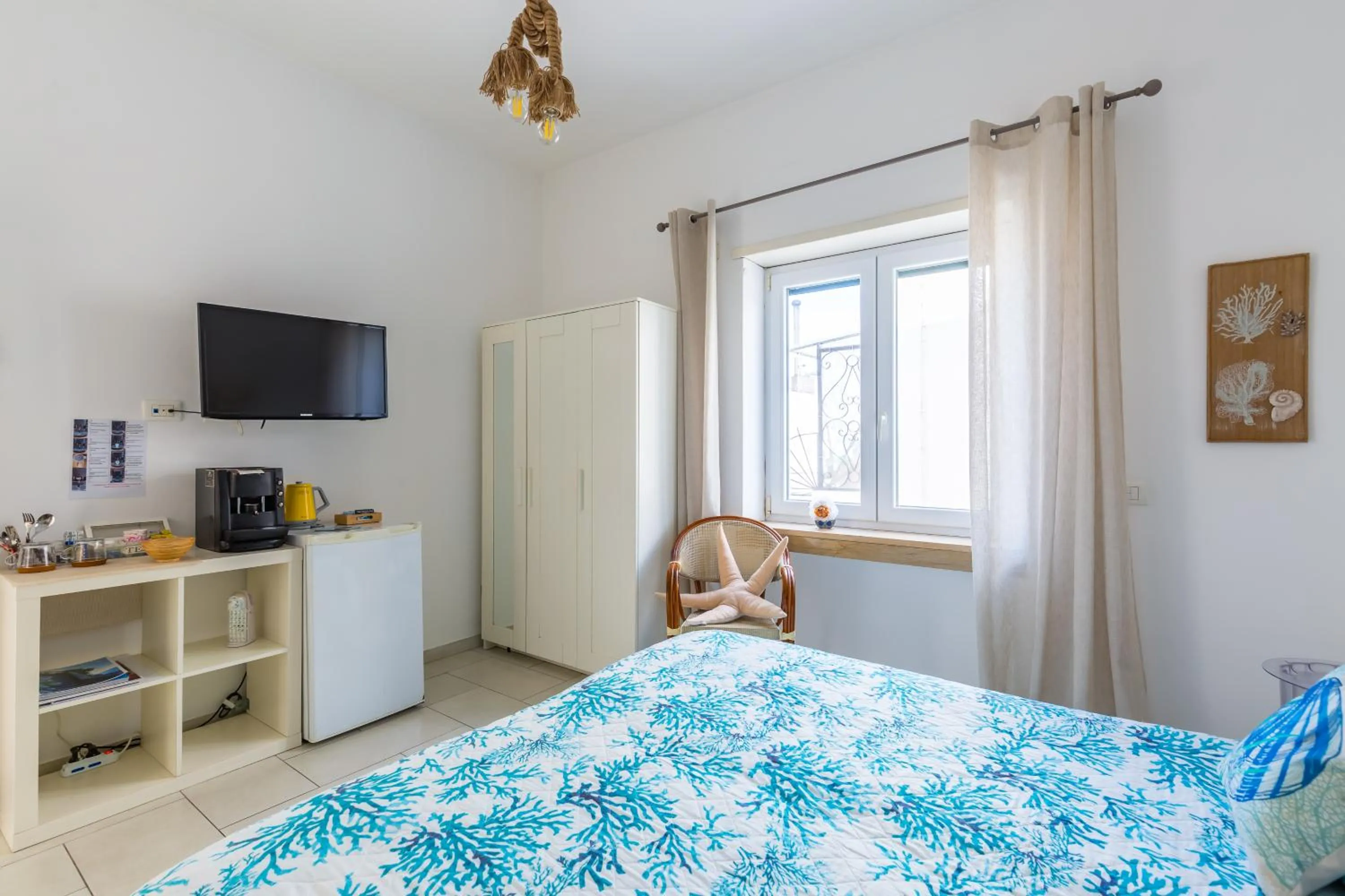 Photo of the whole room, Bed in Fortino Capri