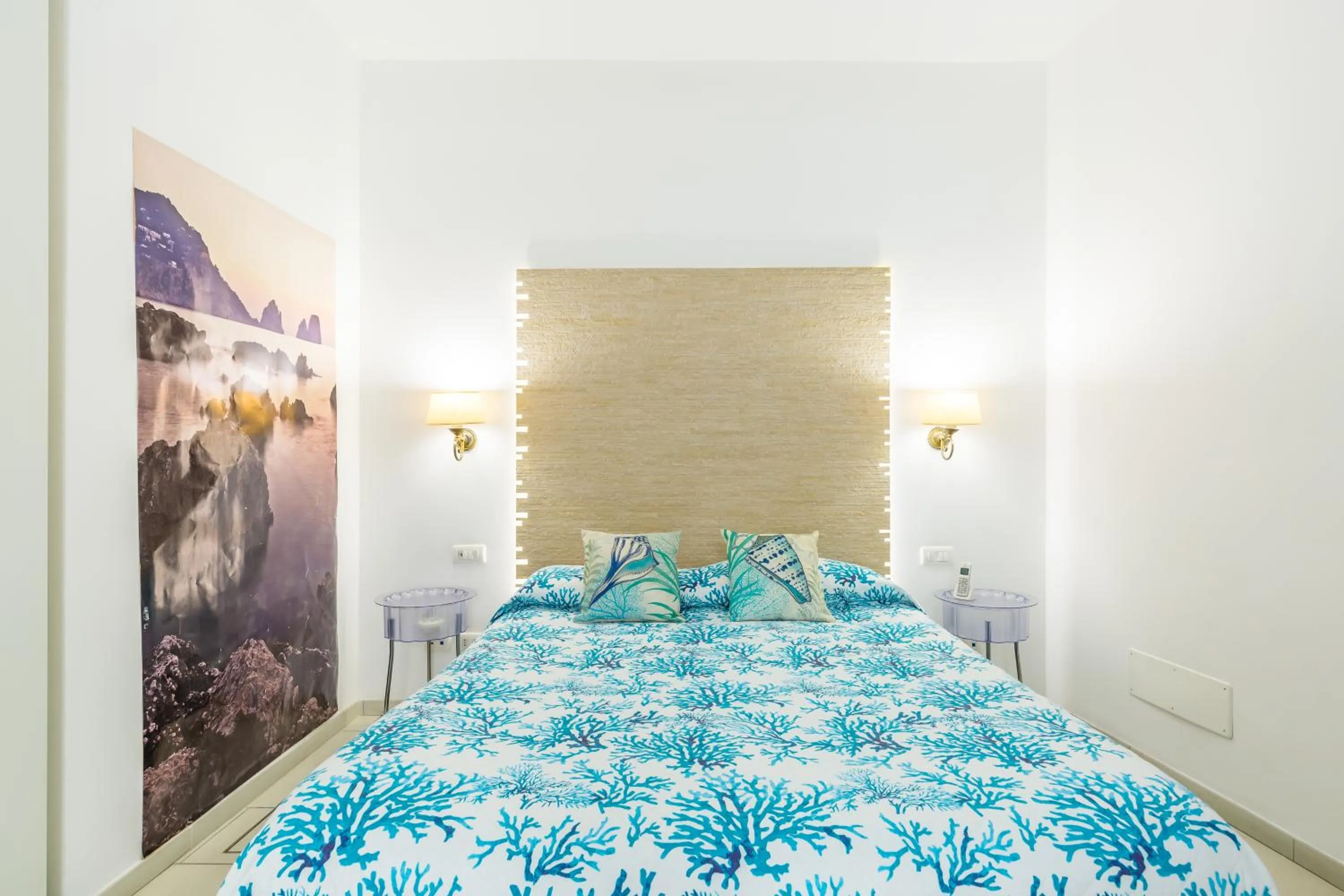 Photo of the whole room, Bed in Fortino Capri