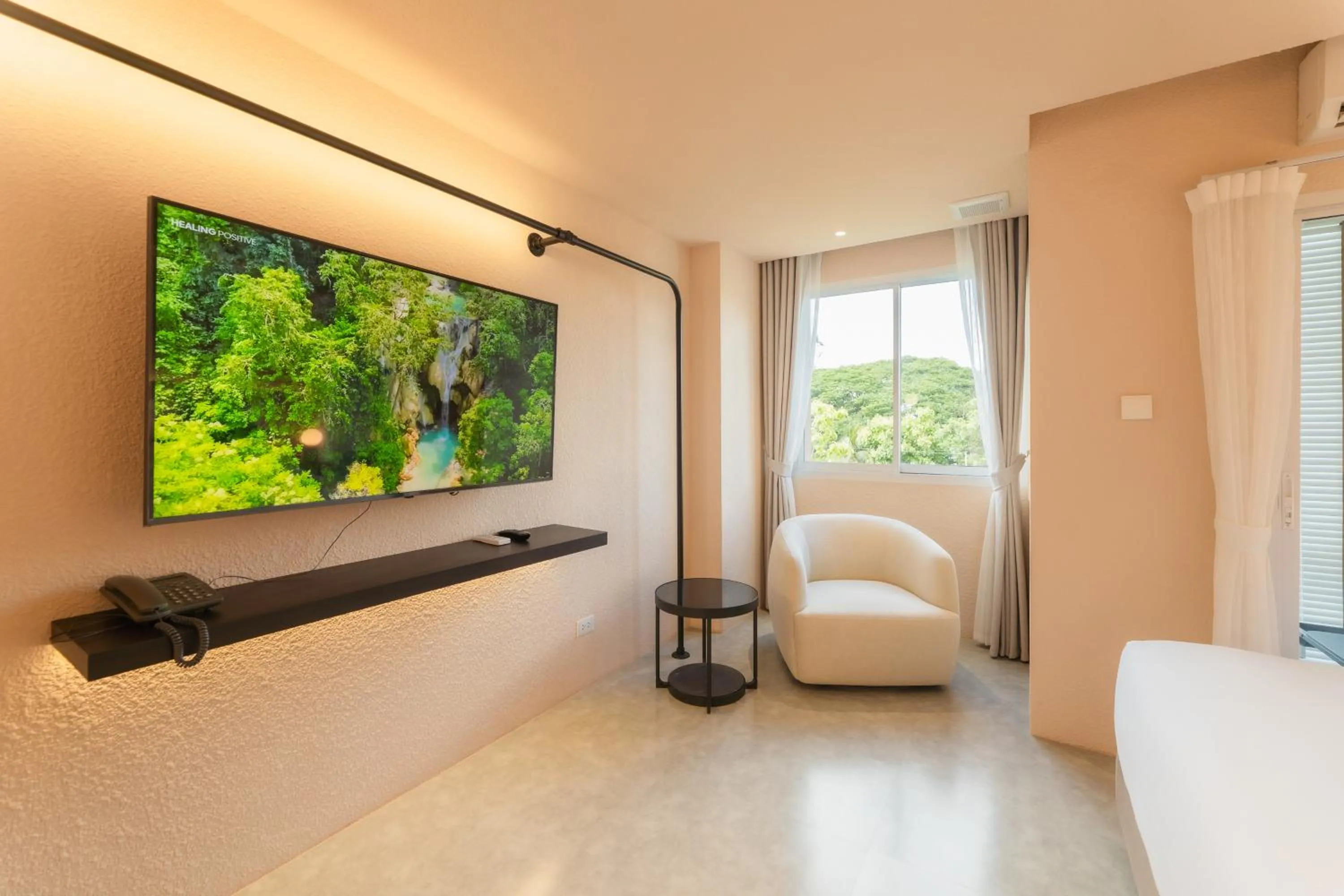 Natural landscape, Bed in Mai Hotel Chiang Mai ใหม่โฮเทล เชียงใหม่