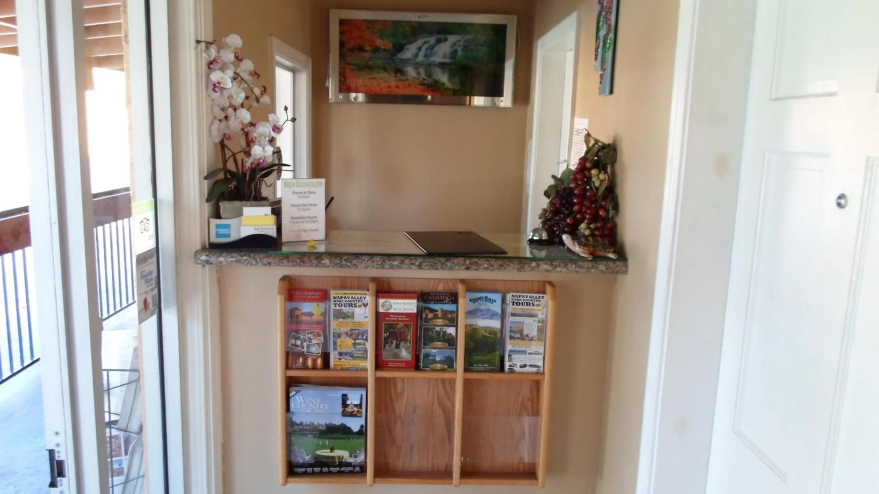 Lobby or reception in Napa Discovery Inn